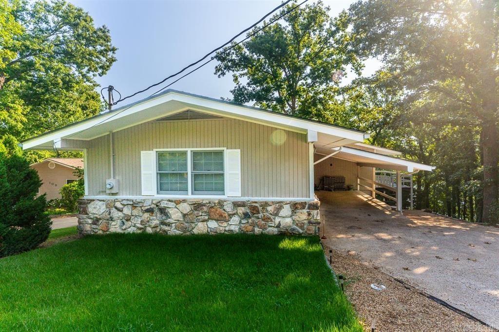 111 W Lakeshore Dr W  Cherokee Village, AR