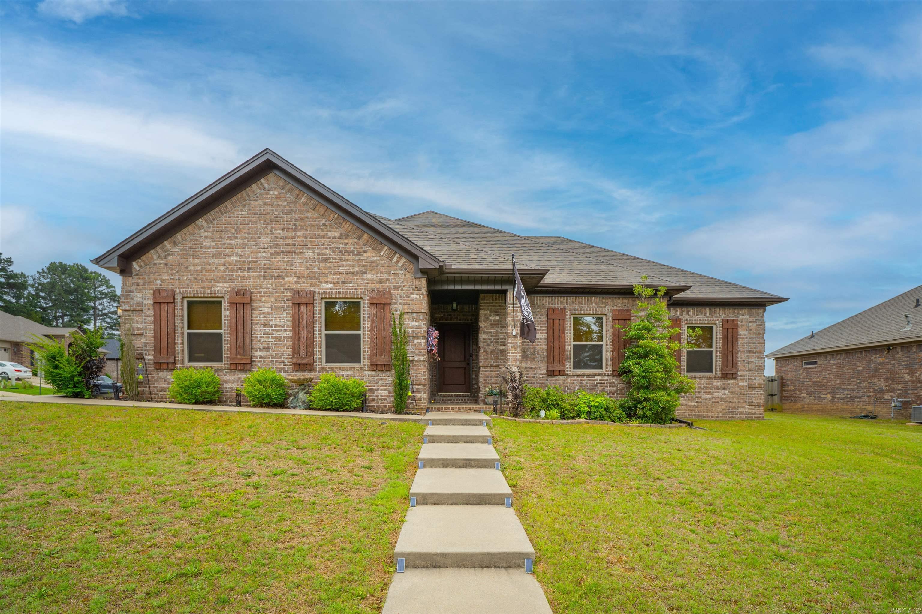766  Mango  Austin, AR
