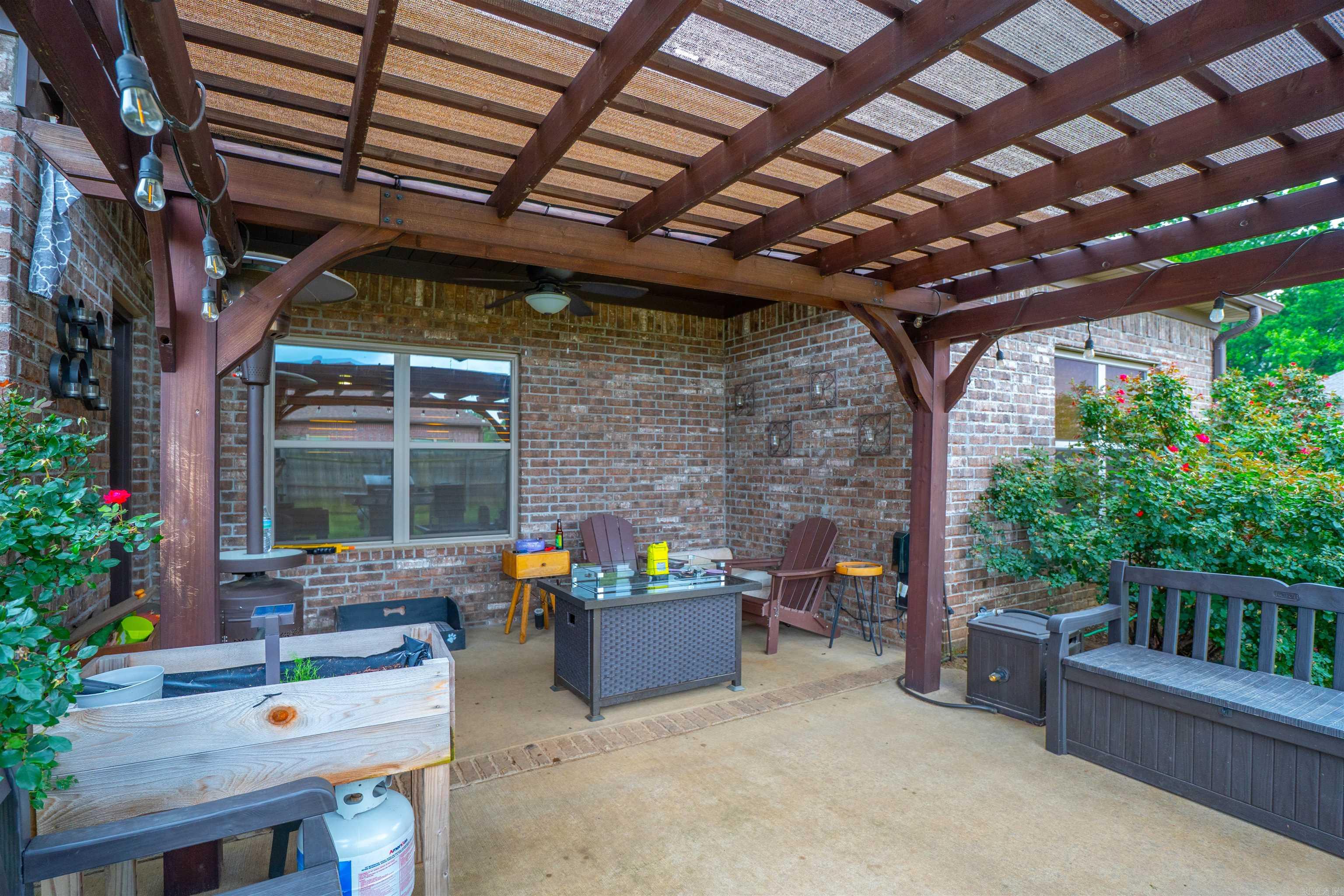 766  Mango  Austin, AR