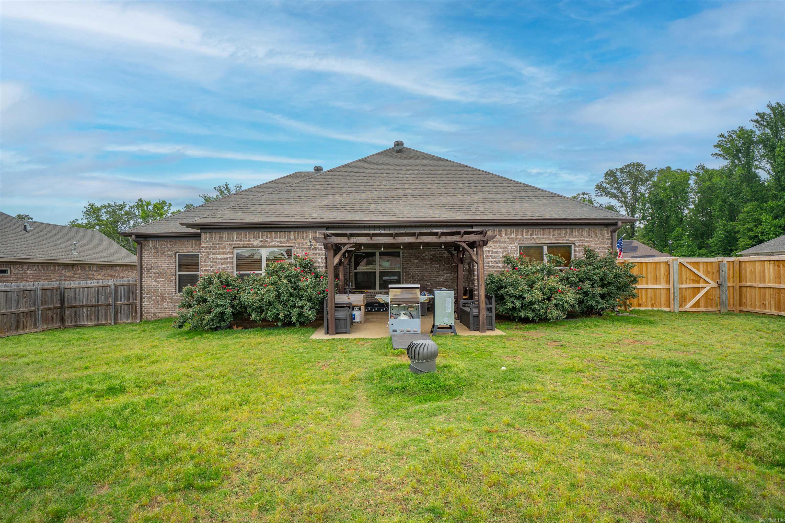 766  Mango  Austin, AR