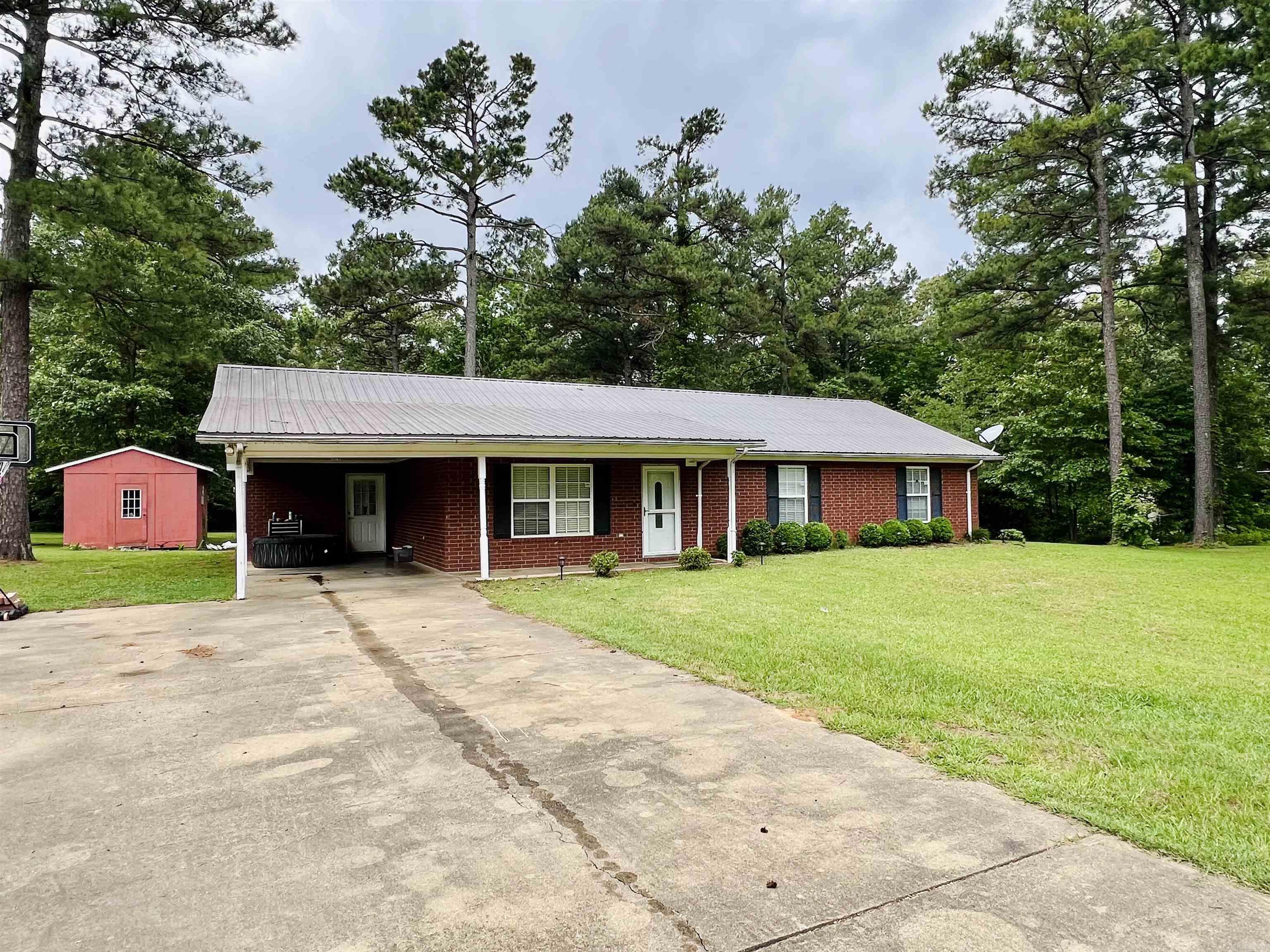 904  Dogwood  Star City, AR