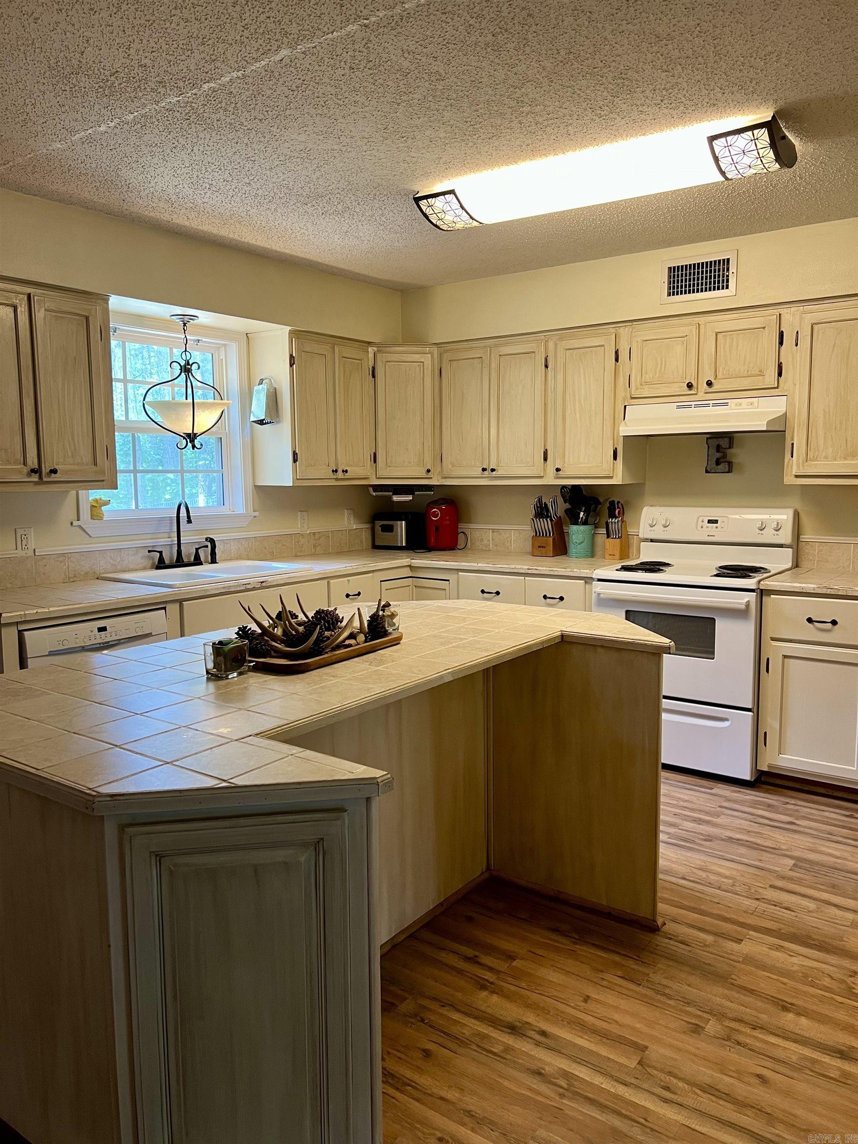 904  Dogwood  Star City, AR