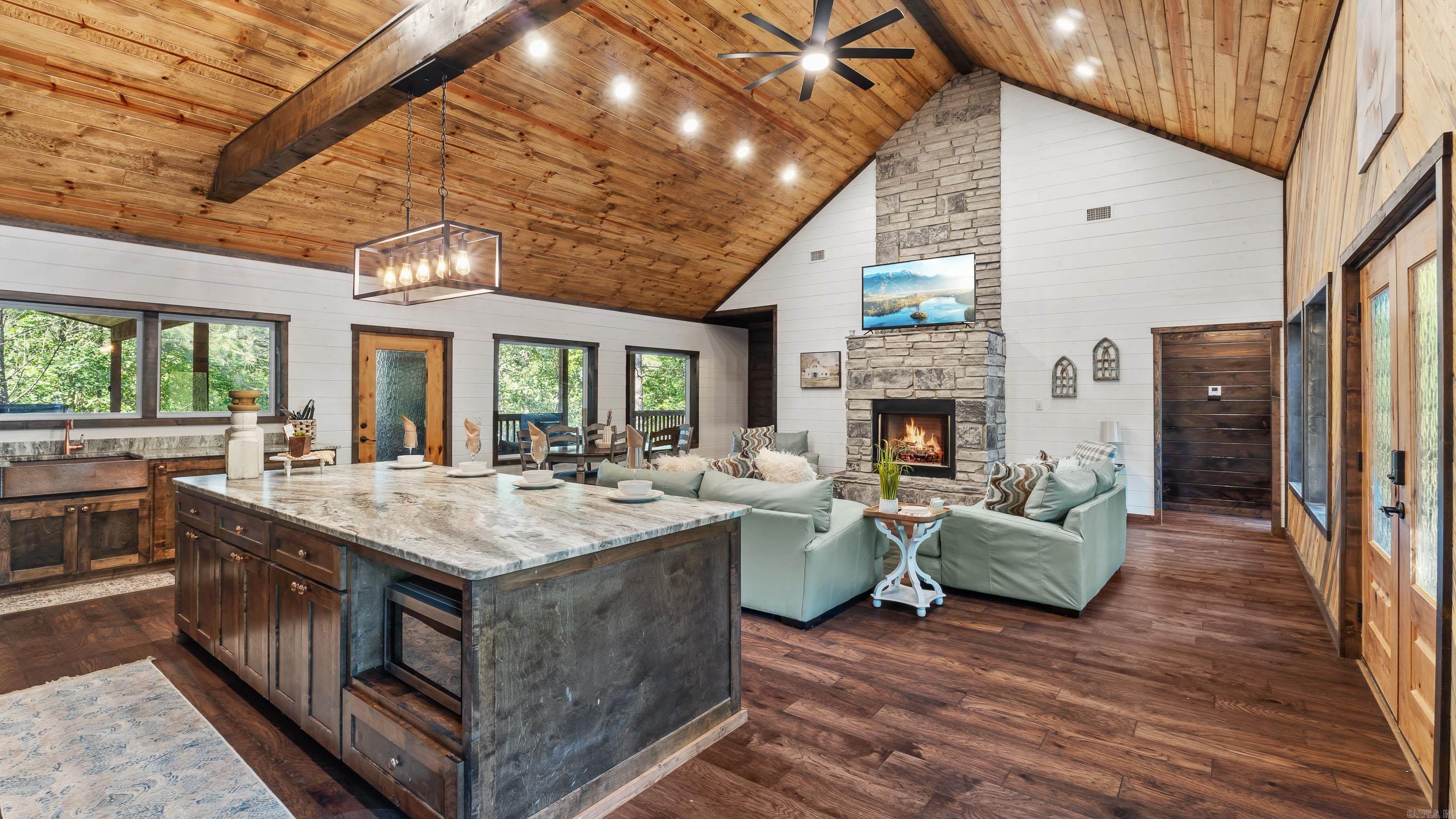 184 Hochamagnolia Trail Hochatown, OK 74728