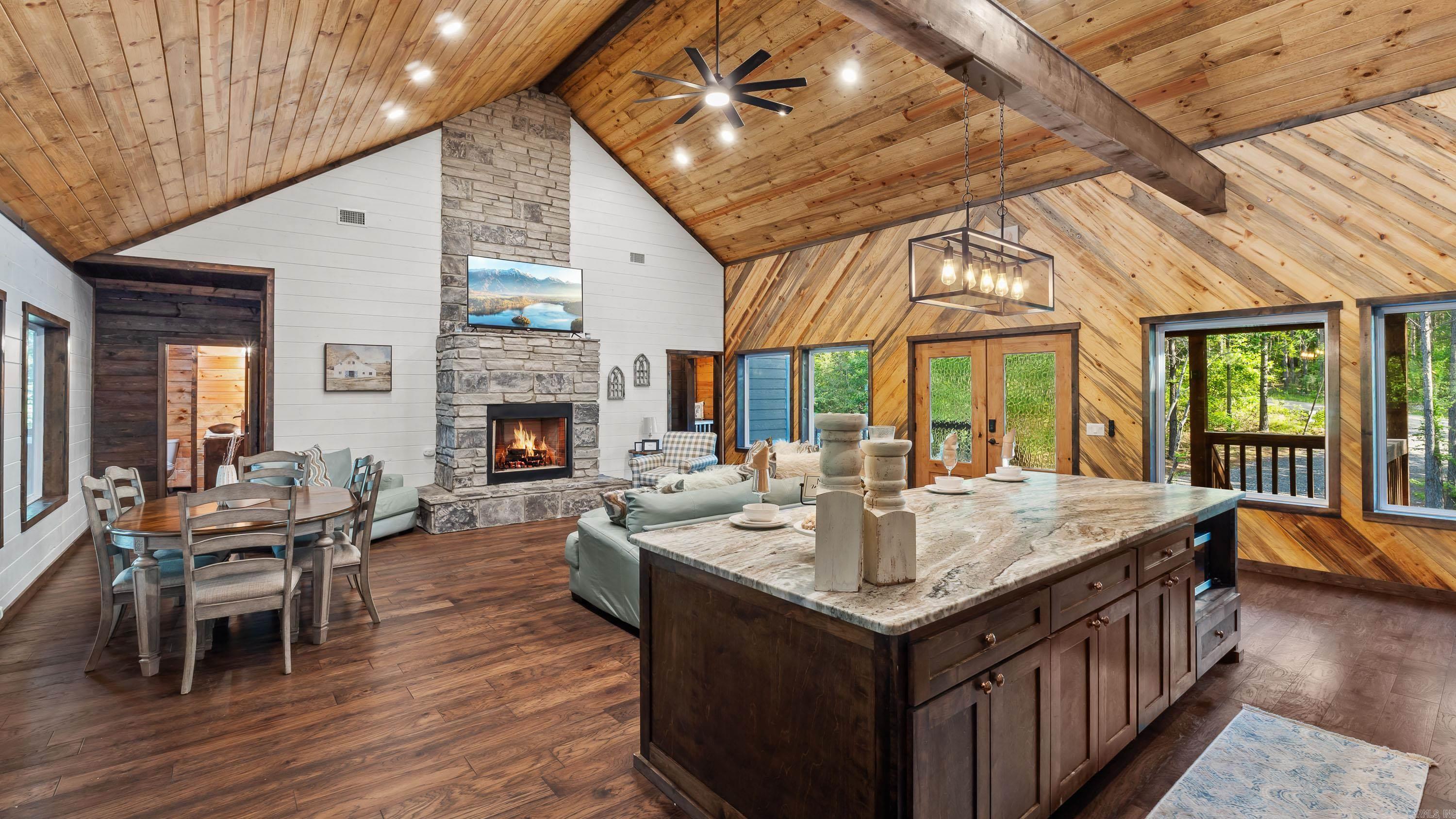 184 Hochamagnolia Trail Hochatown, OK 74728