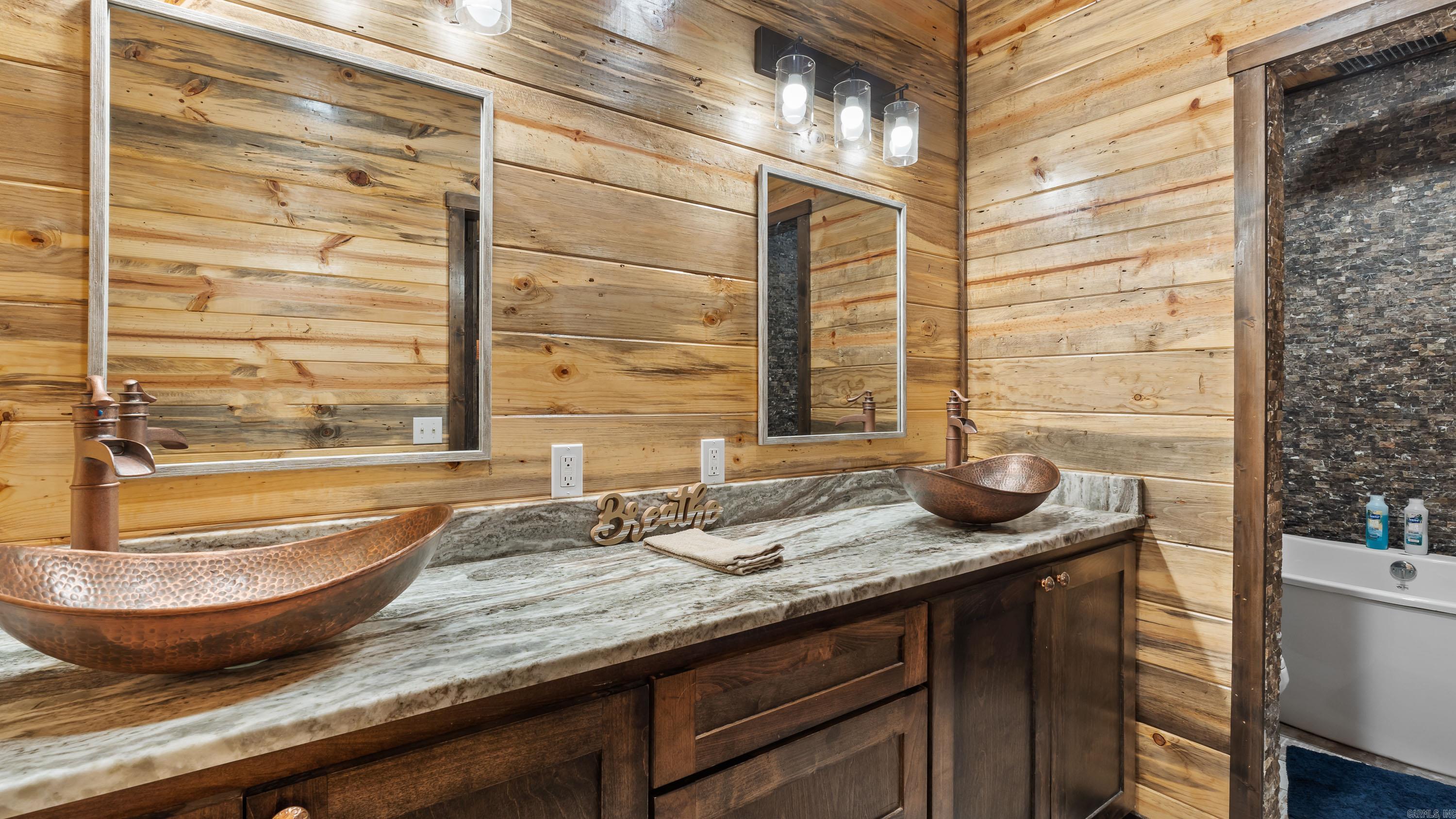184 Hochamagnolia Trail Hochatown, OK 74728