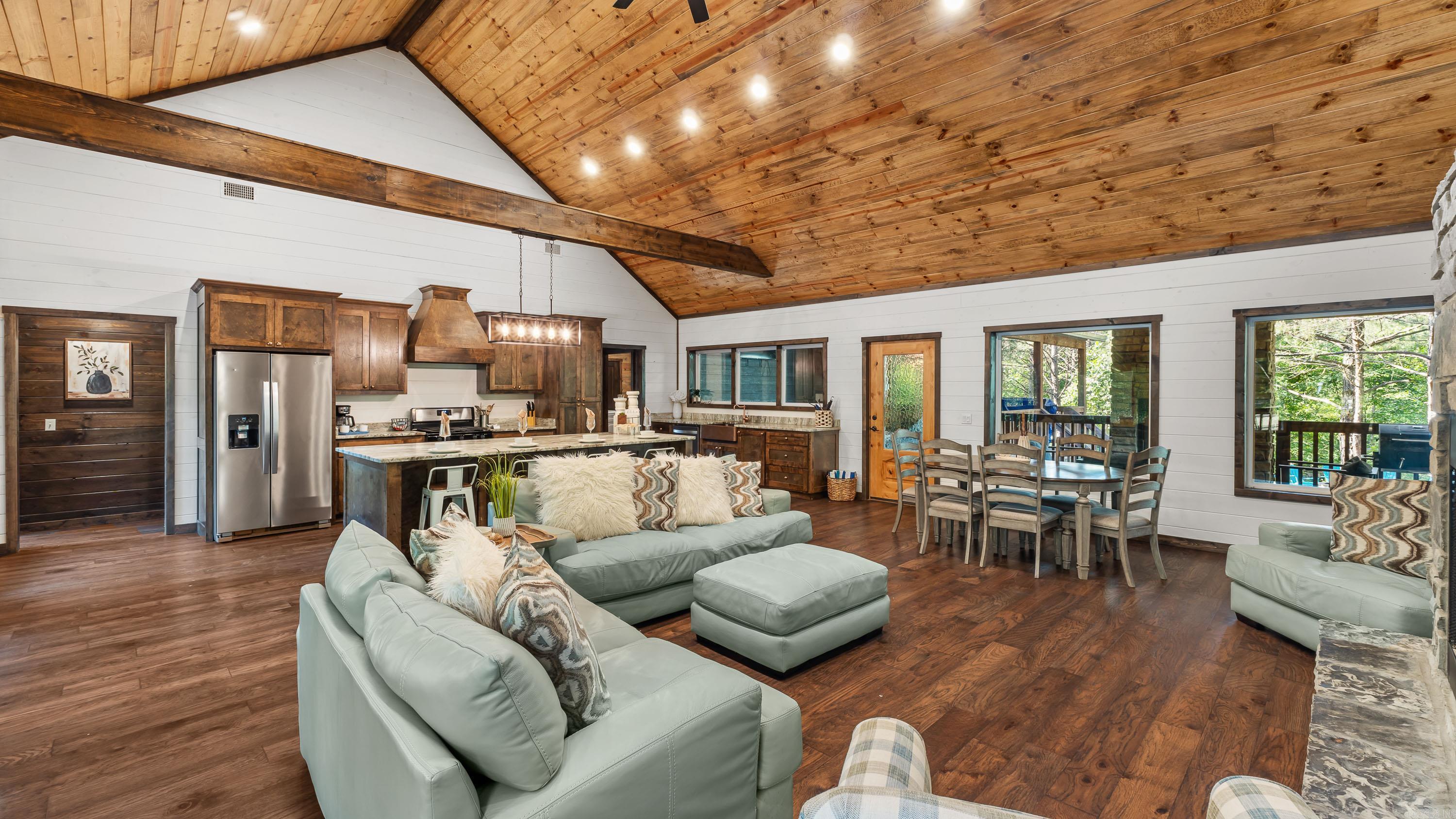 184 Hochamagnolia Trail Hochatown, OK 74728