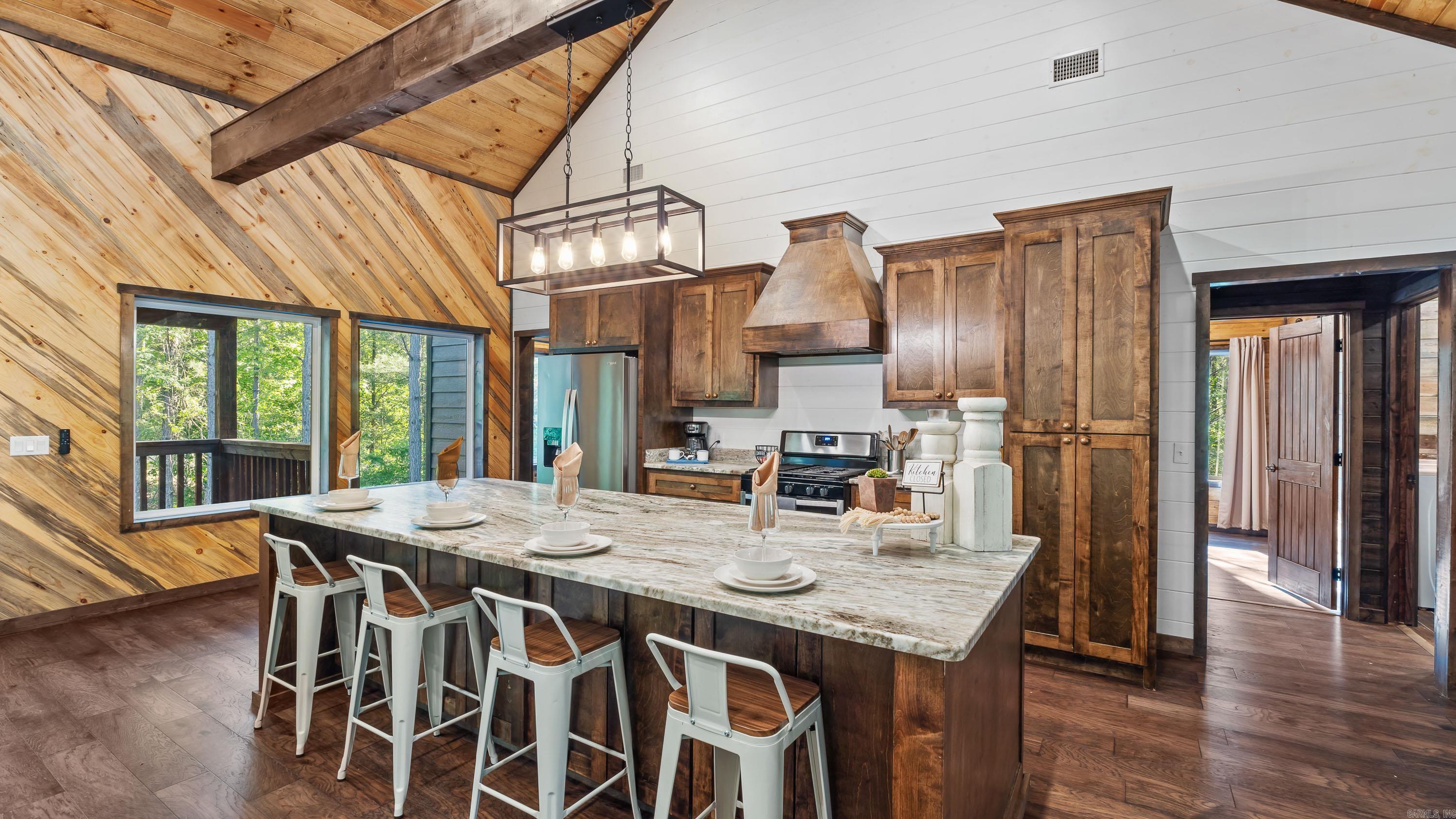 184 Hochamagnolia Trail Hochatown, OK 74728