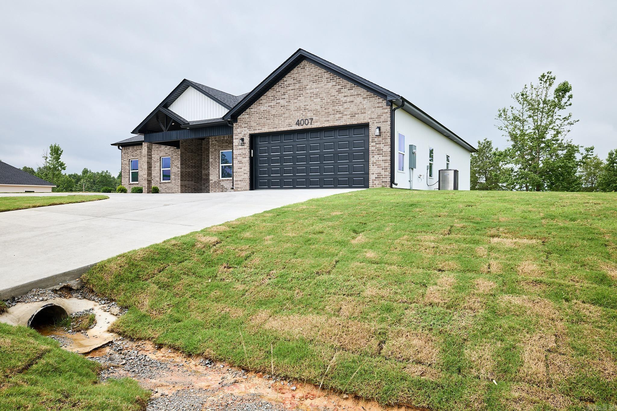 4007  Creek Top  Bauxite, AR