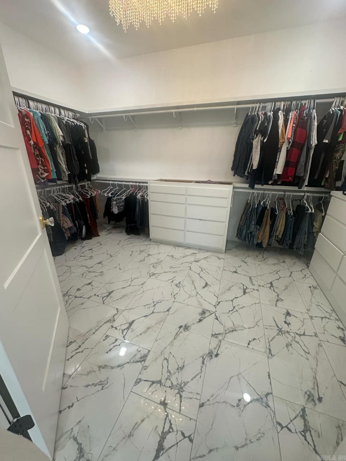 1656  Airport  Mountain View, AR