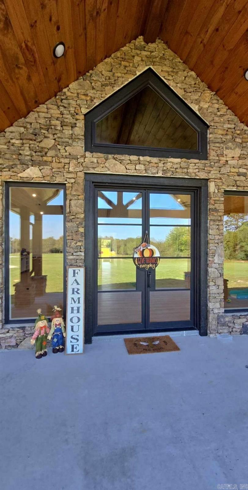 1656  Airport  Mountain View, AR