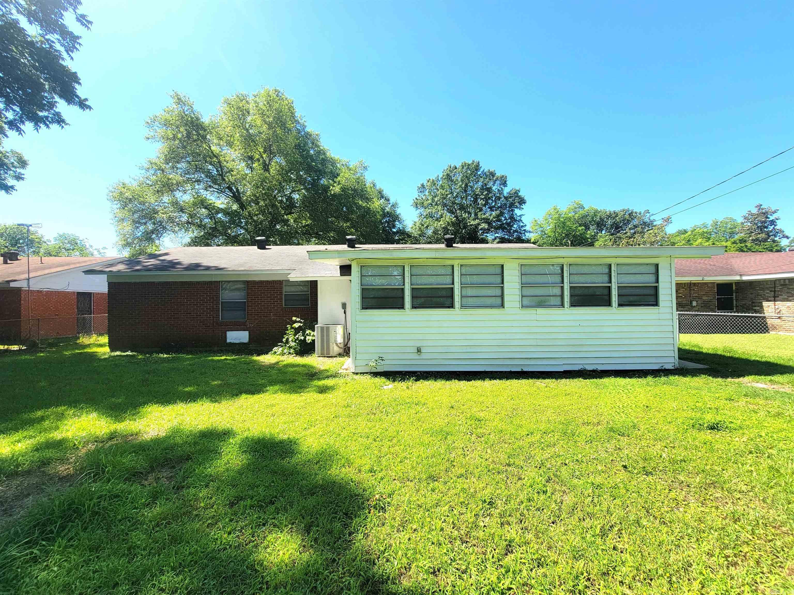 1605 S Utah  Pine Bluff, AR