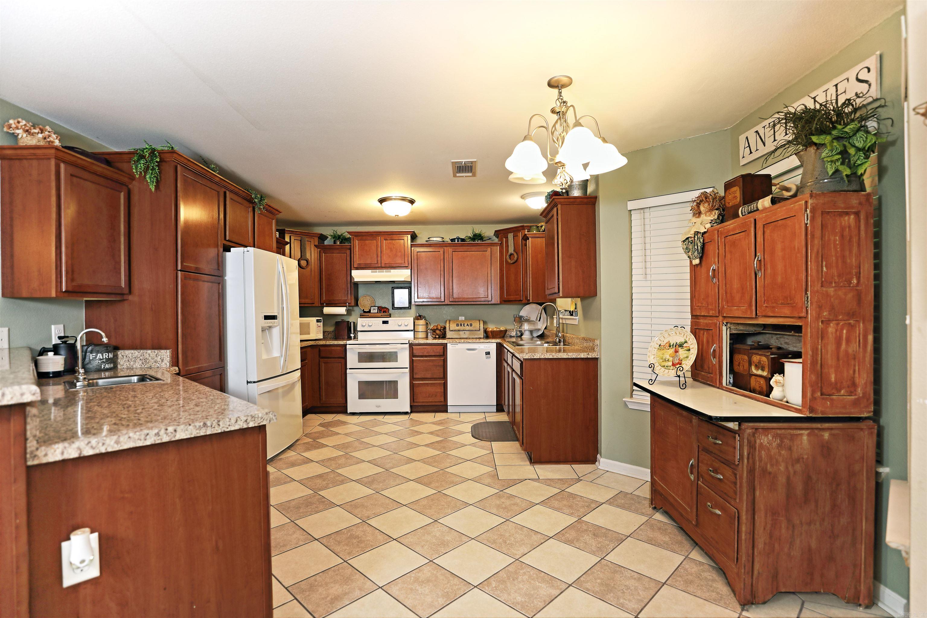 7951 Jay Lynn Lane Pine Bluff, AR 71603