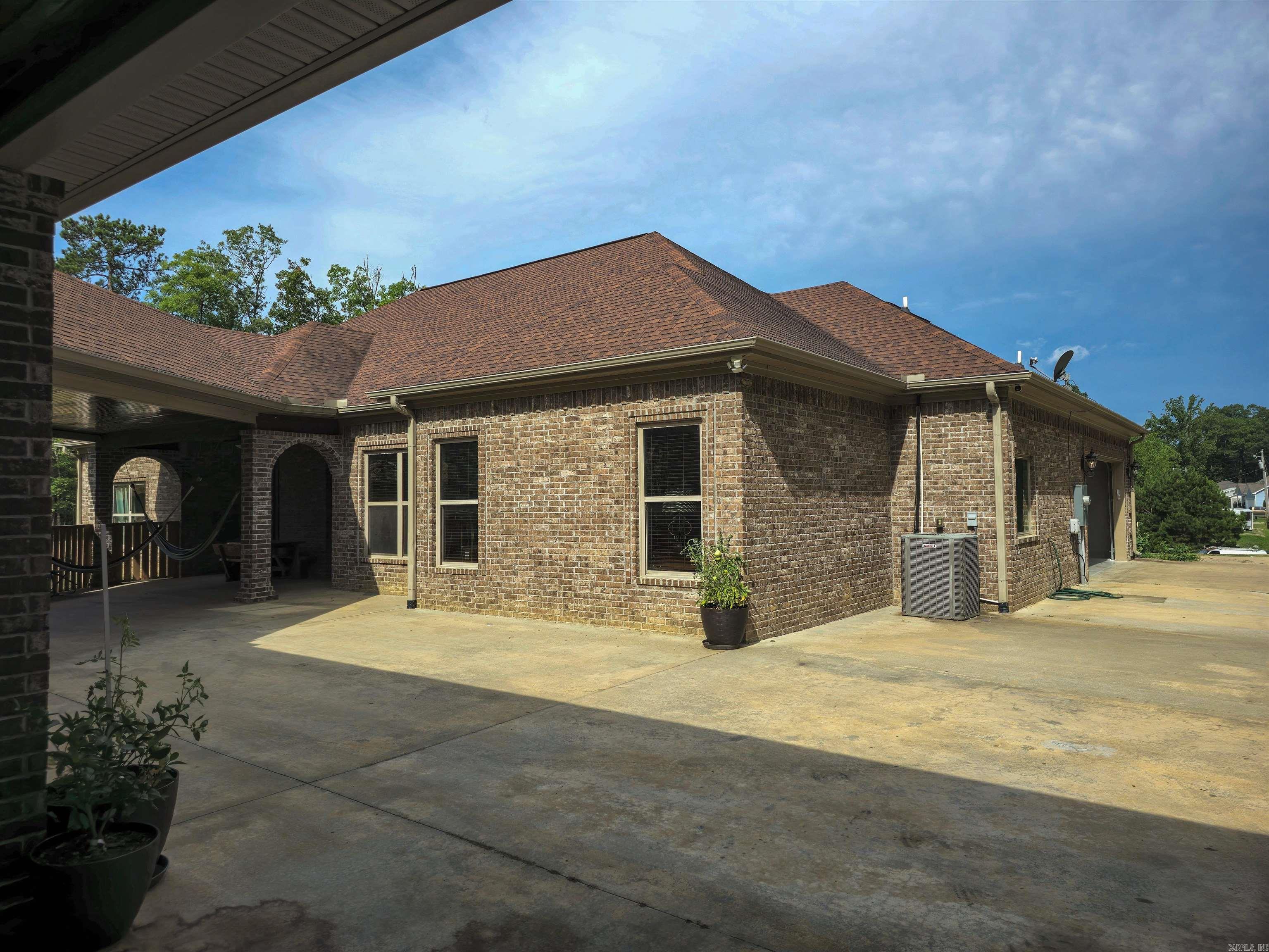 23  Whispering  Alexander, AR