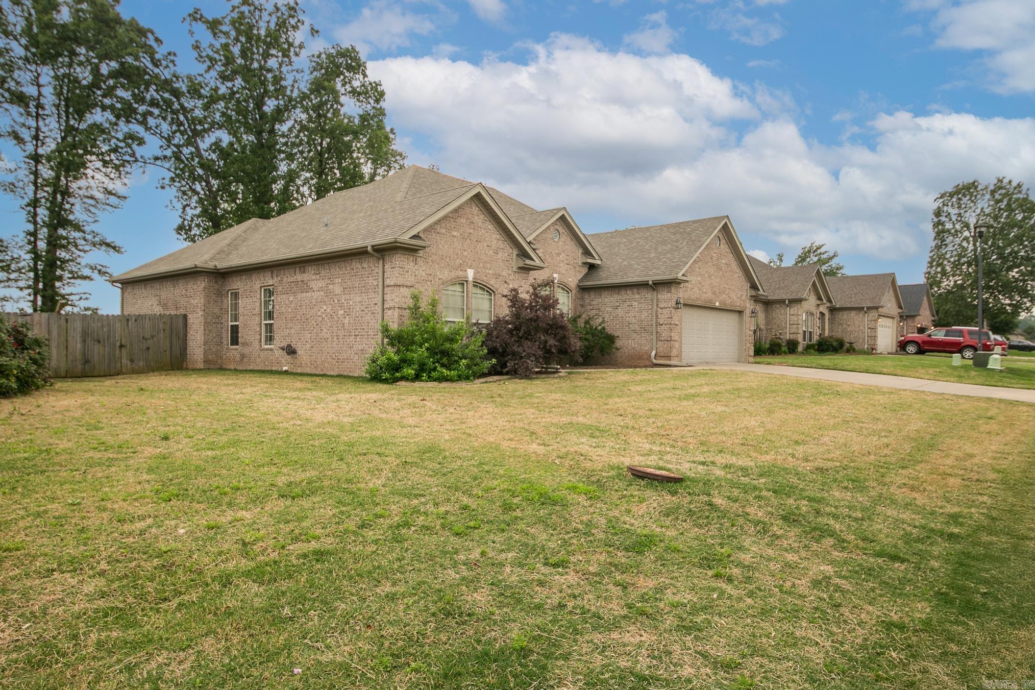 43  Earnhardt  Cabot, AR