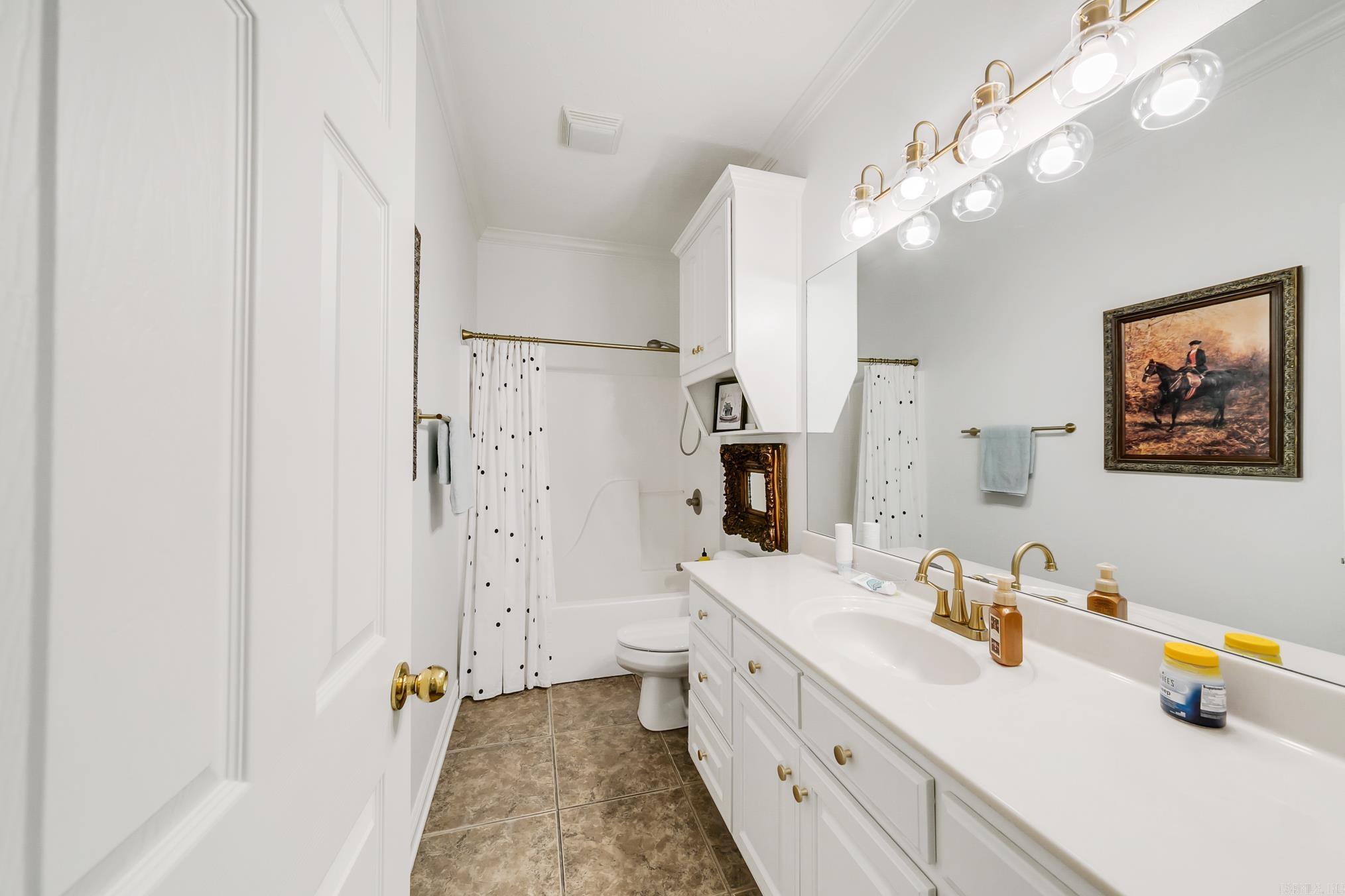 43  Earnhardt  Cabot, AR