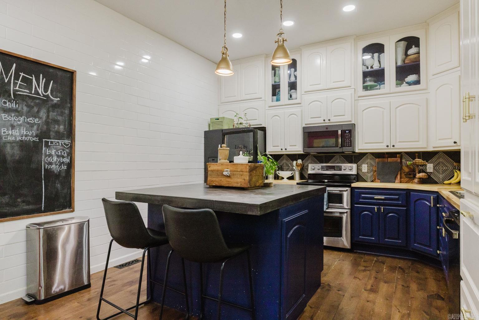 1112  Lawrence  Benton, AR