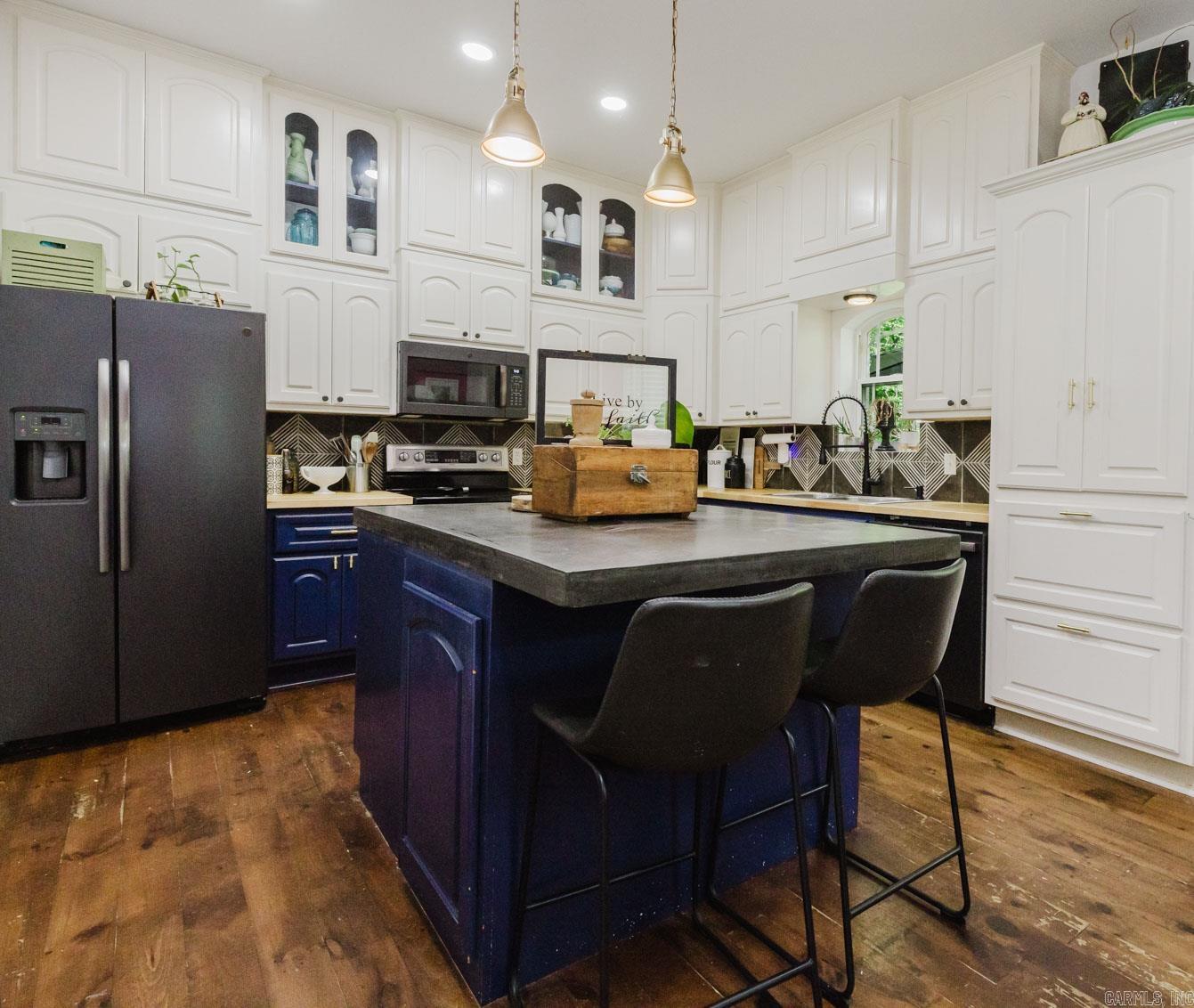 1112  Lawrence  Benton, AR