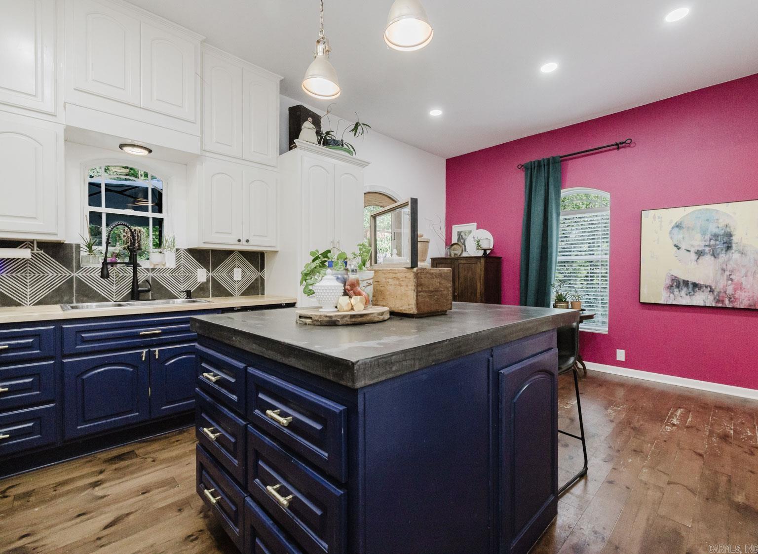 1112  Lawrence  Benton, AR