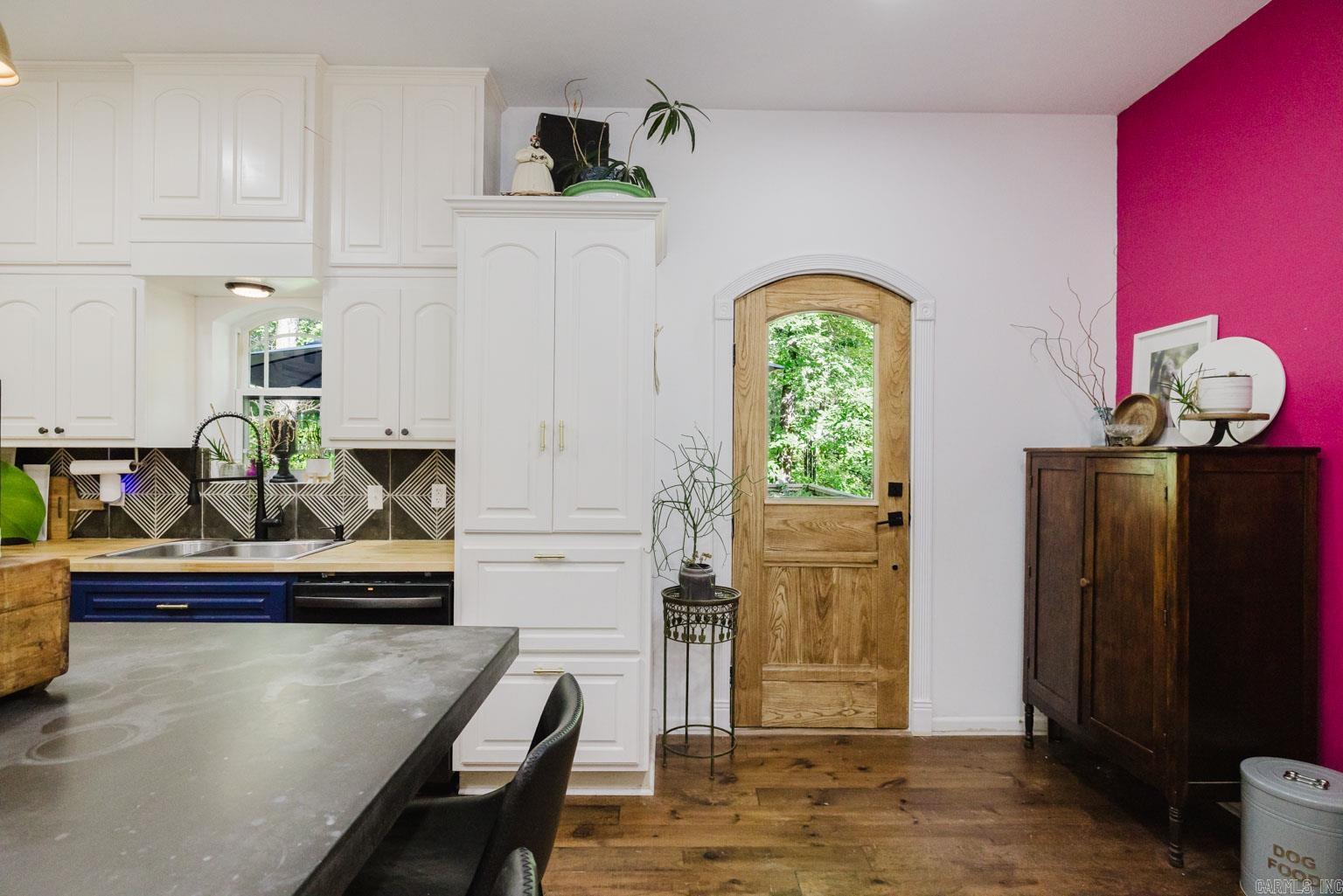1112  Lawrence  Benton, AR