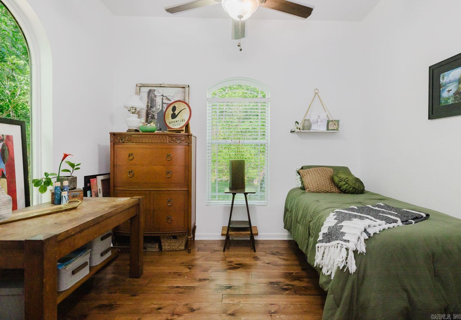 1112  Lawrence  Benton, AR