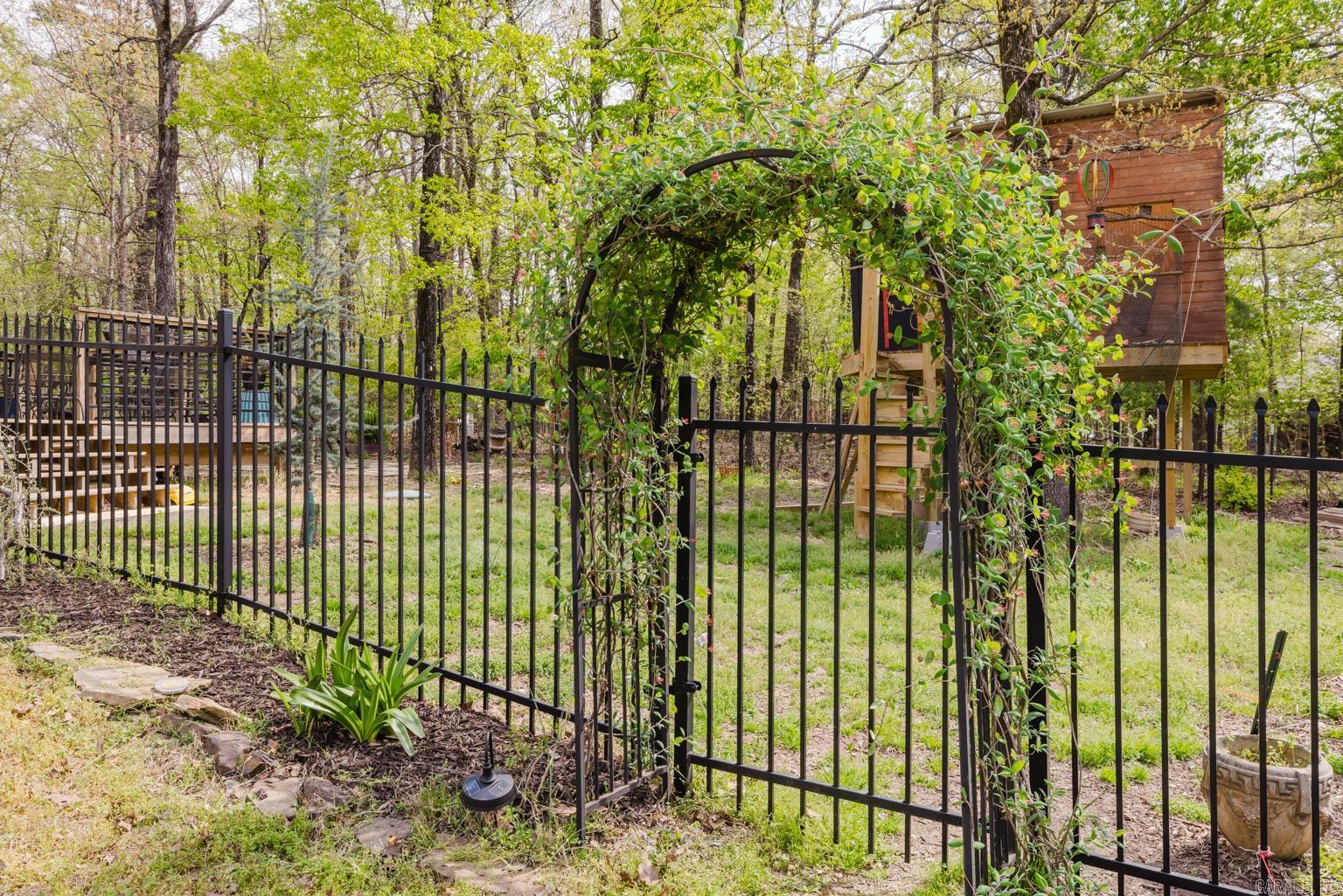 1112  Lawrence  Benton, AR