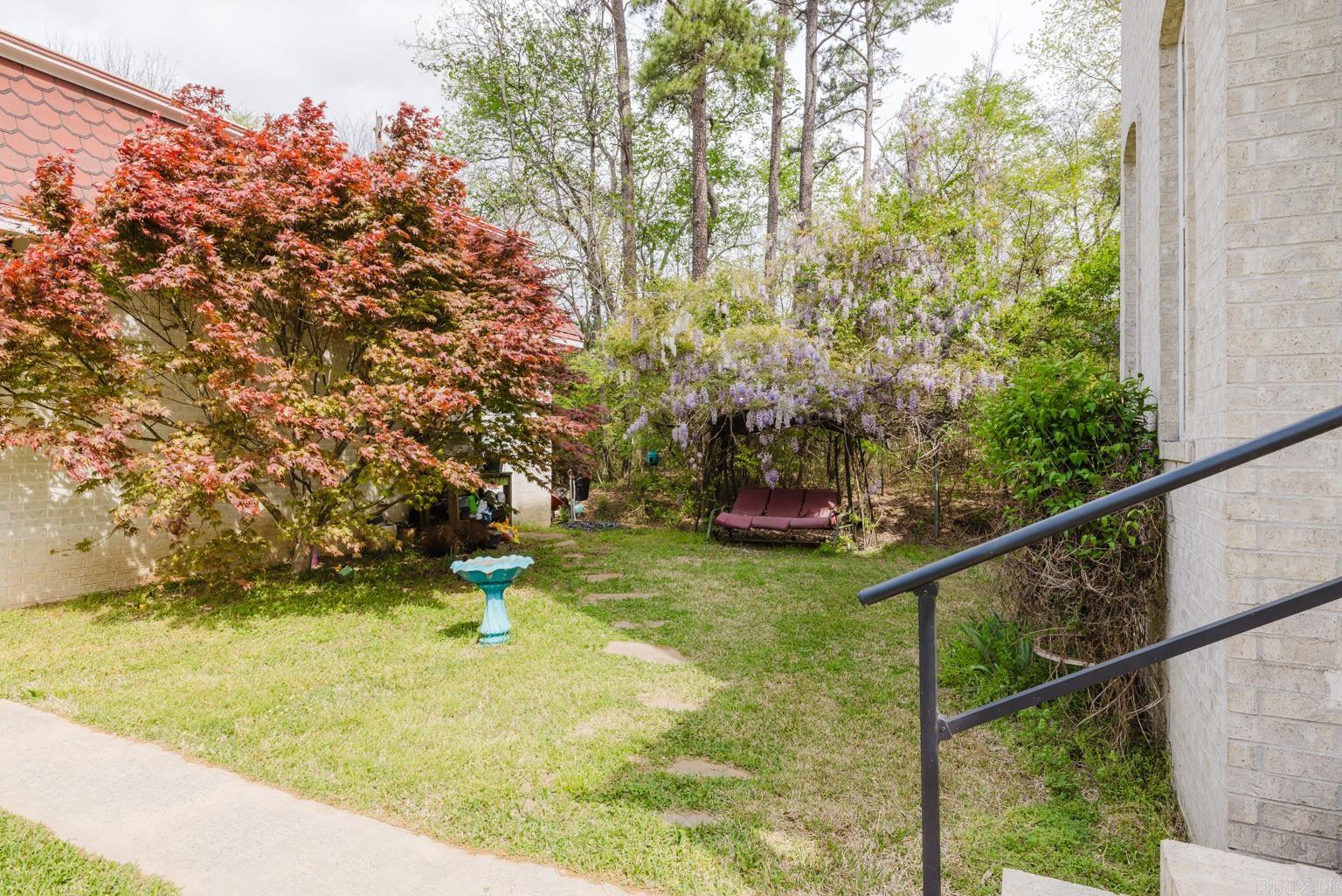 1112  Lawrence  Benton, AR