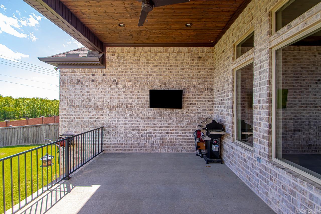 9633  Oak Heights Dr.  Sherwood, AR
