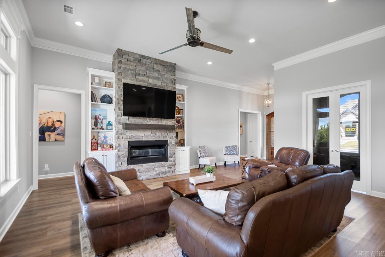 9633  Oak Heights Dr.  Sherwood, AR