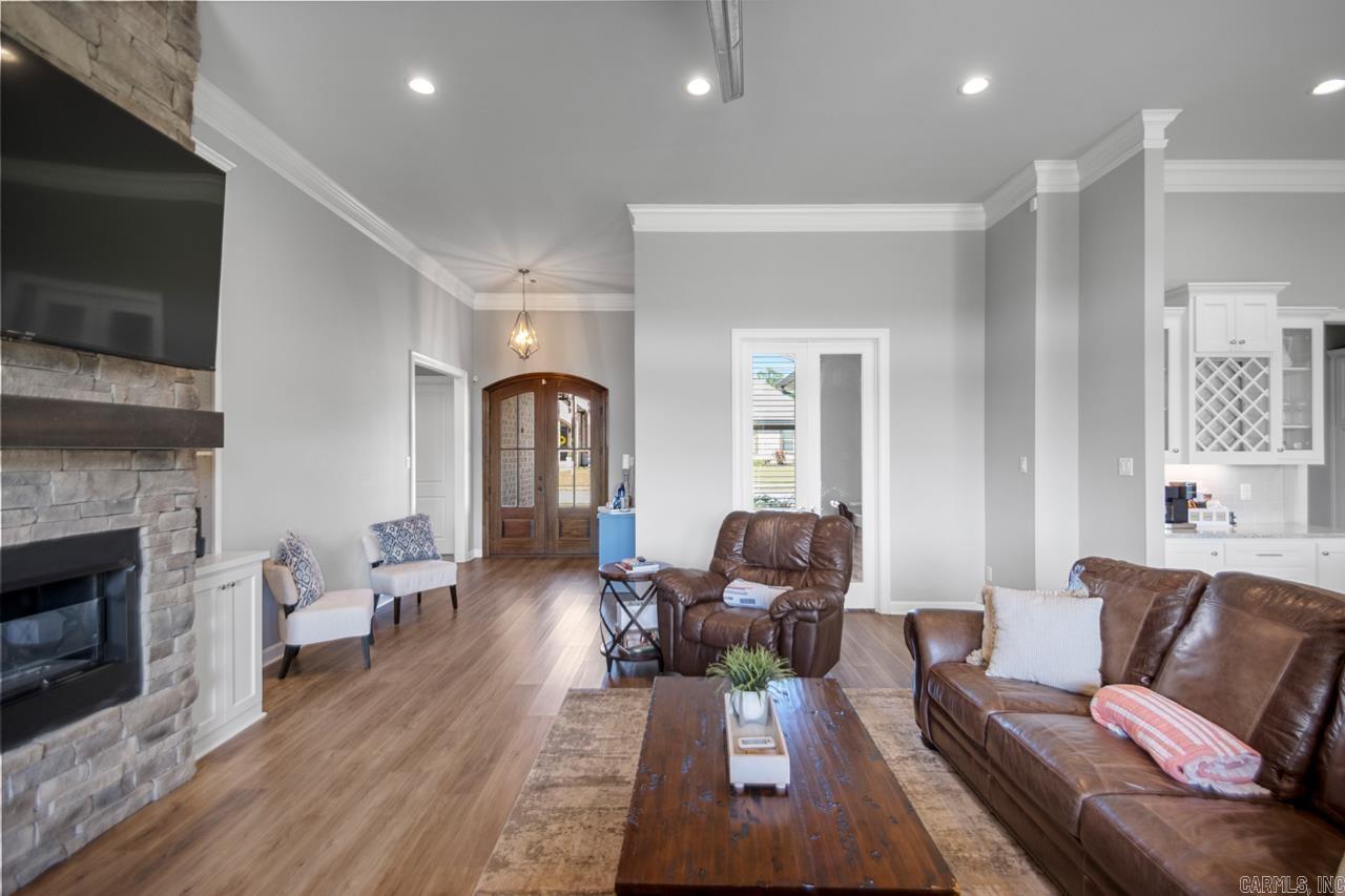 9633  Oak Heights Dr.  Sherwood, AR