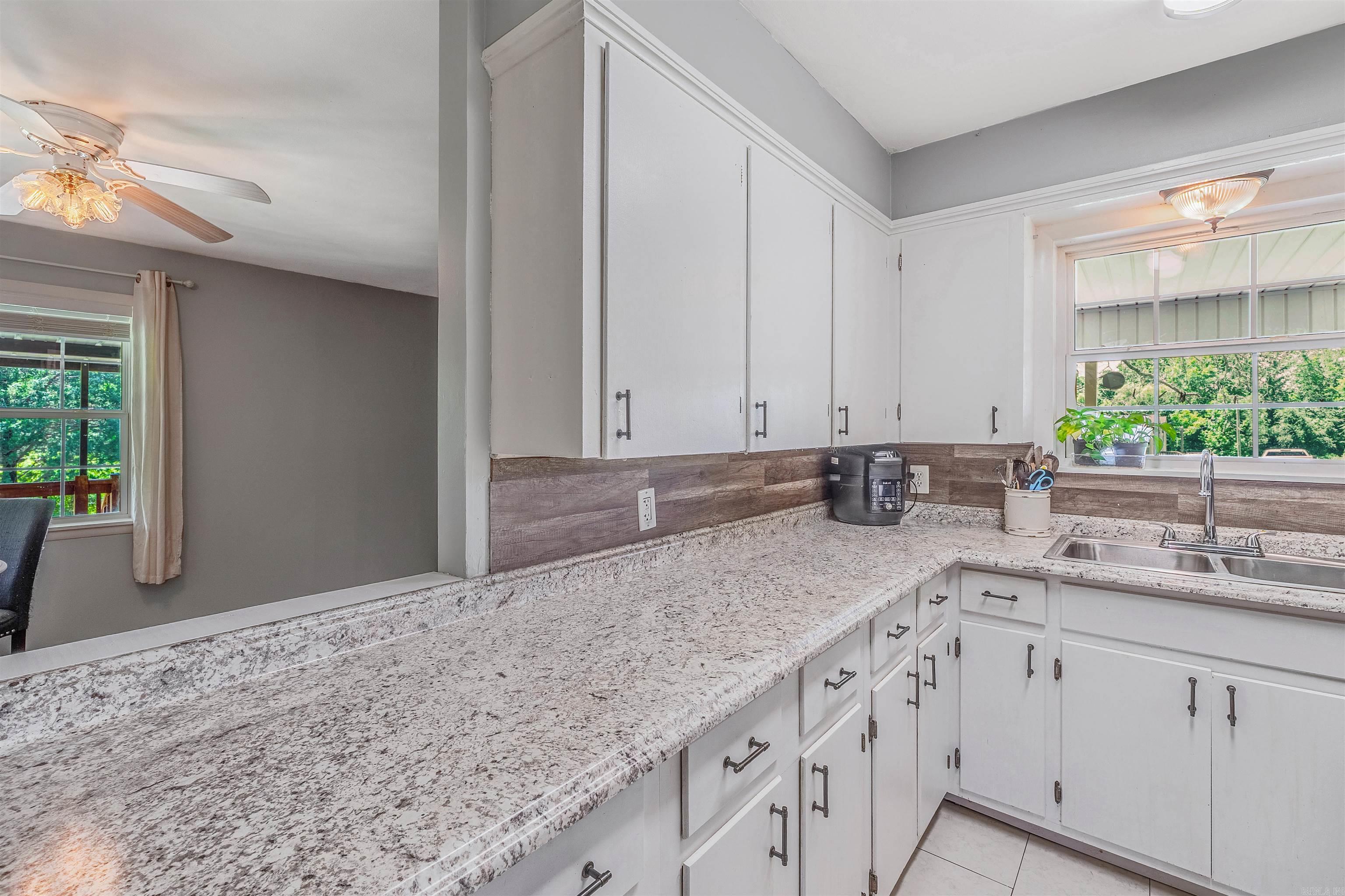 64  Castleberry  Greenbrier, AR