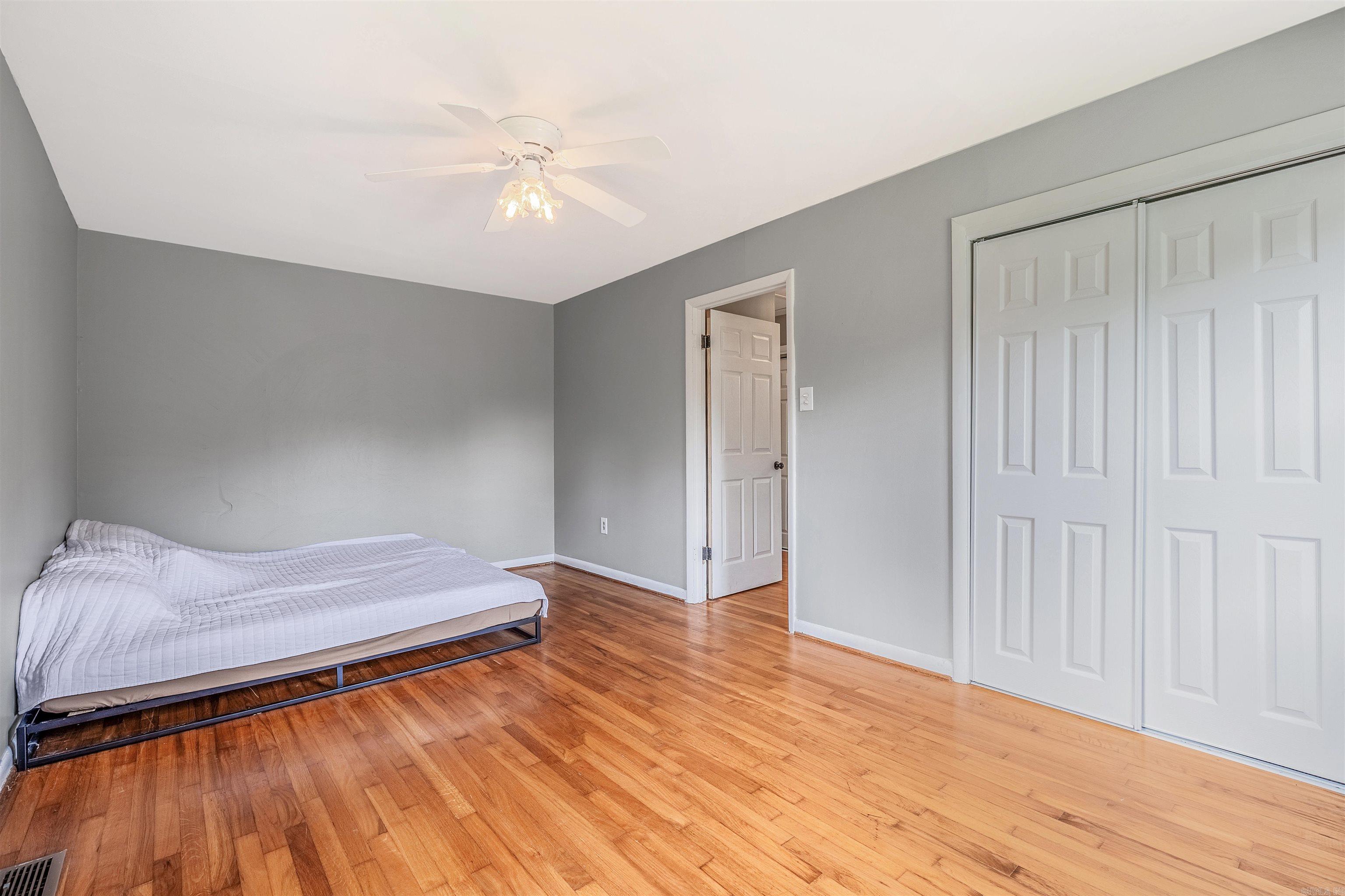 64  Castleberry  Greenbrier, AR