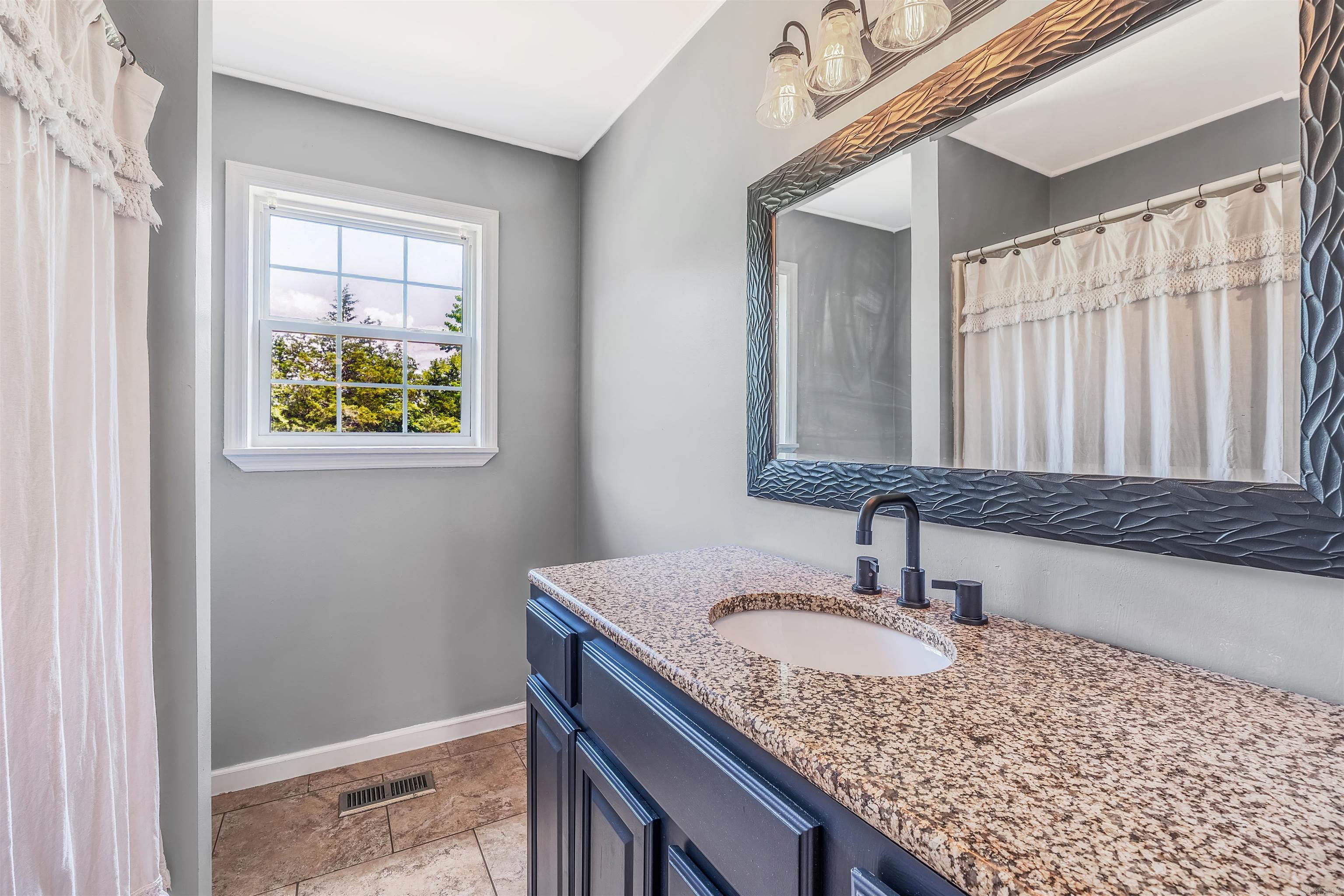 64  Castleberry  Greenbrier, AR
