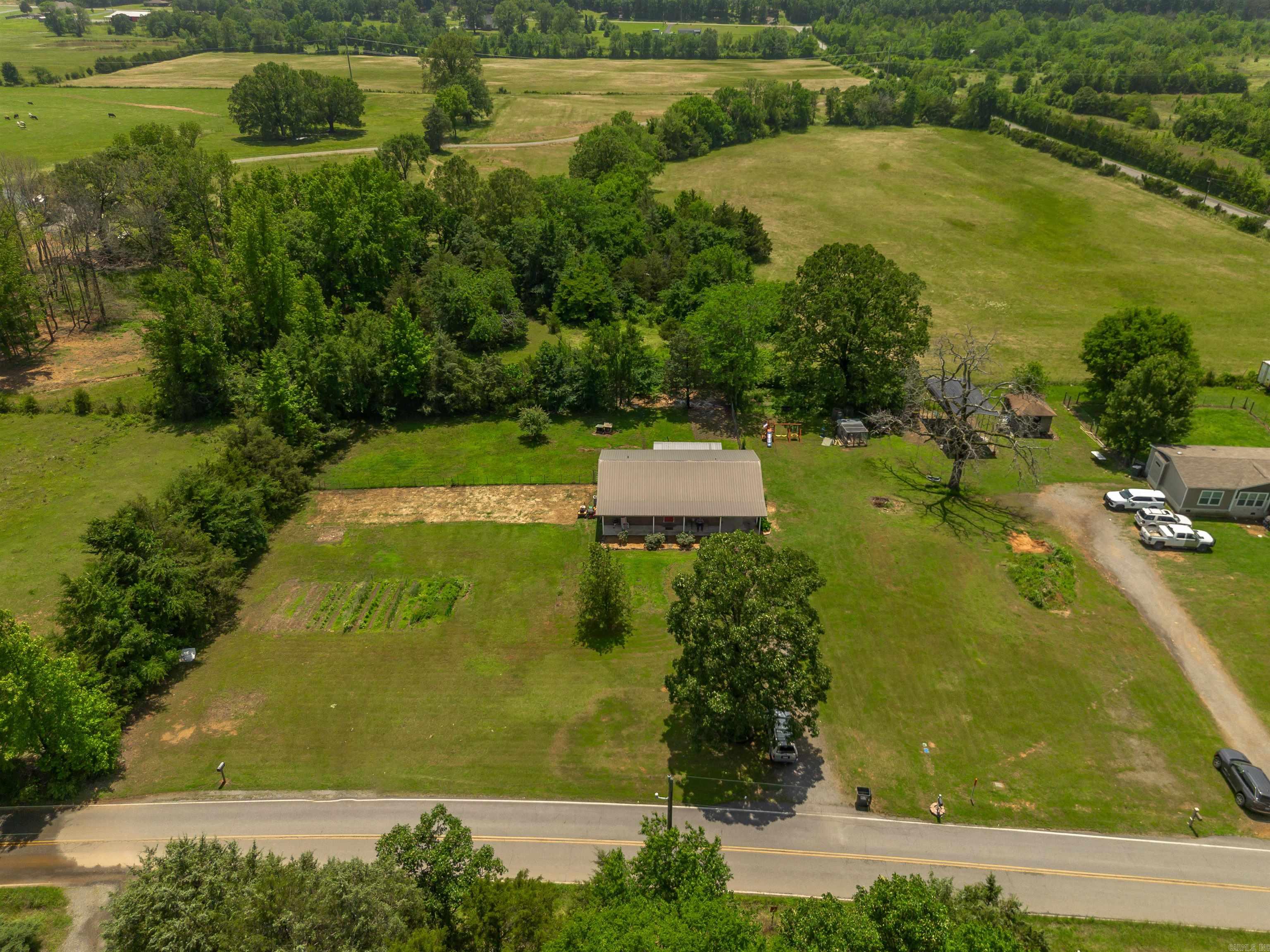 64  Castleberry  Greenbrier, AR