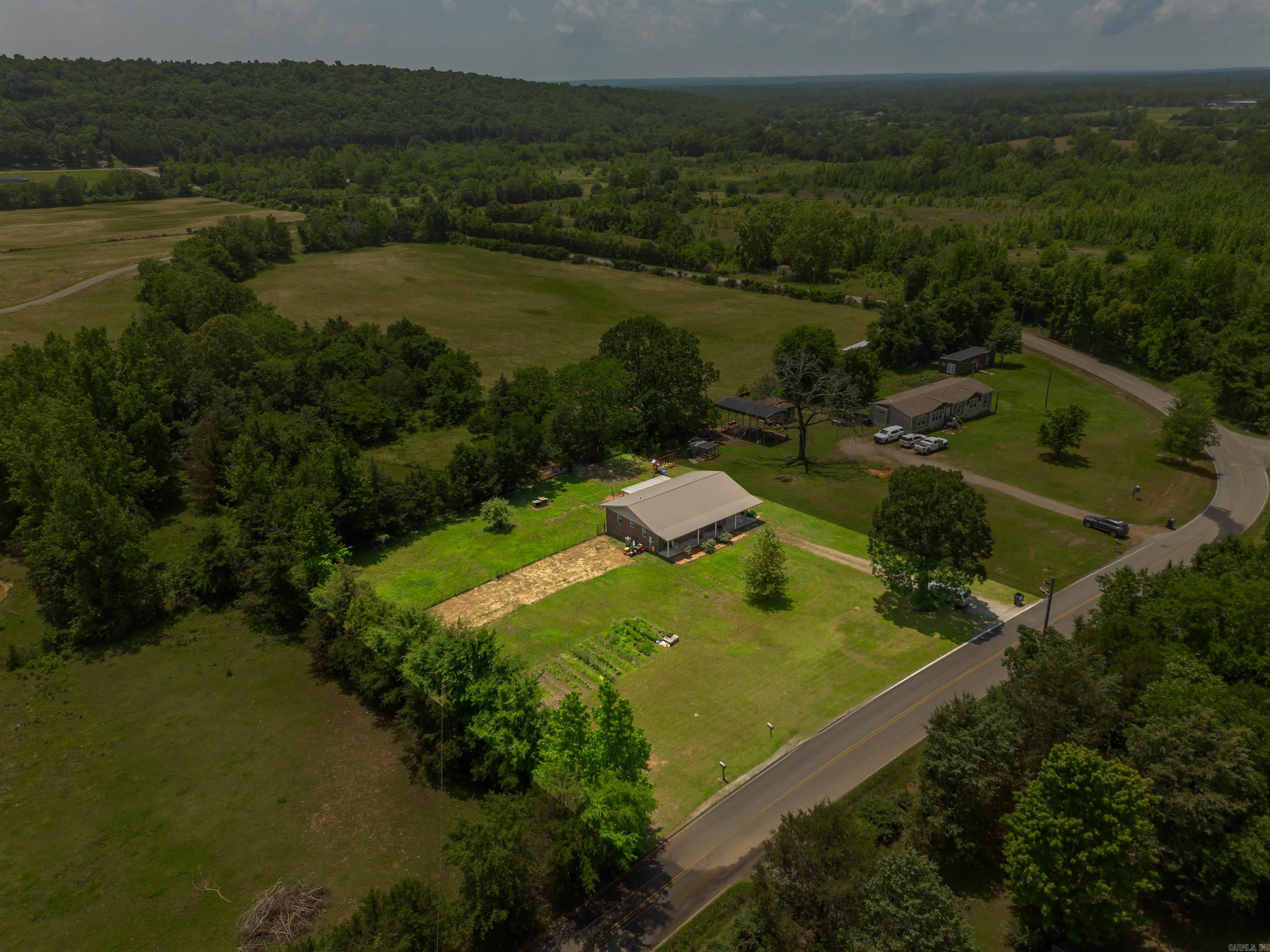 64  Castleberry  Greenbrier, AR