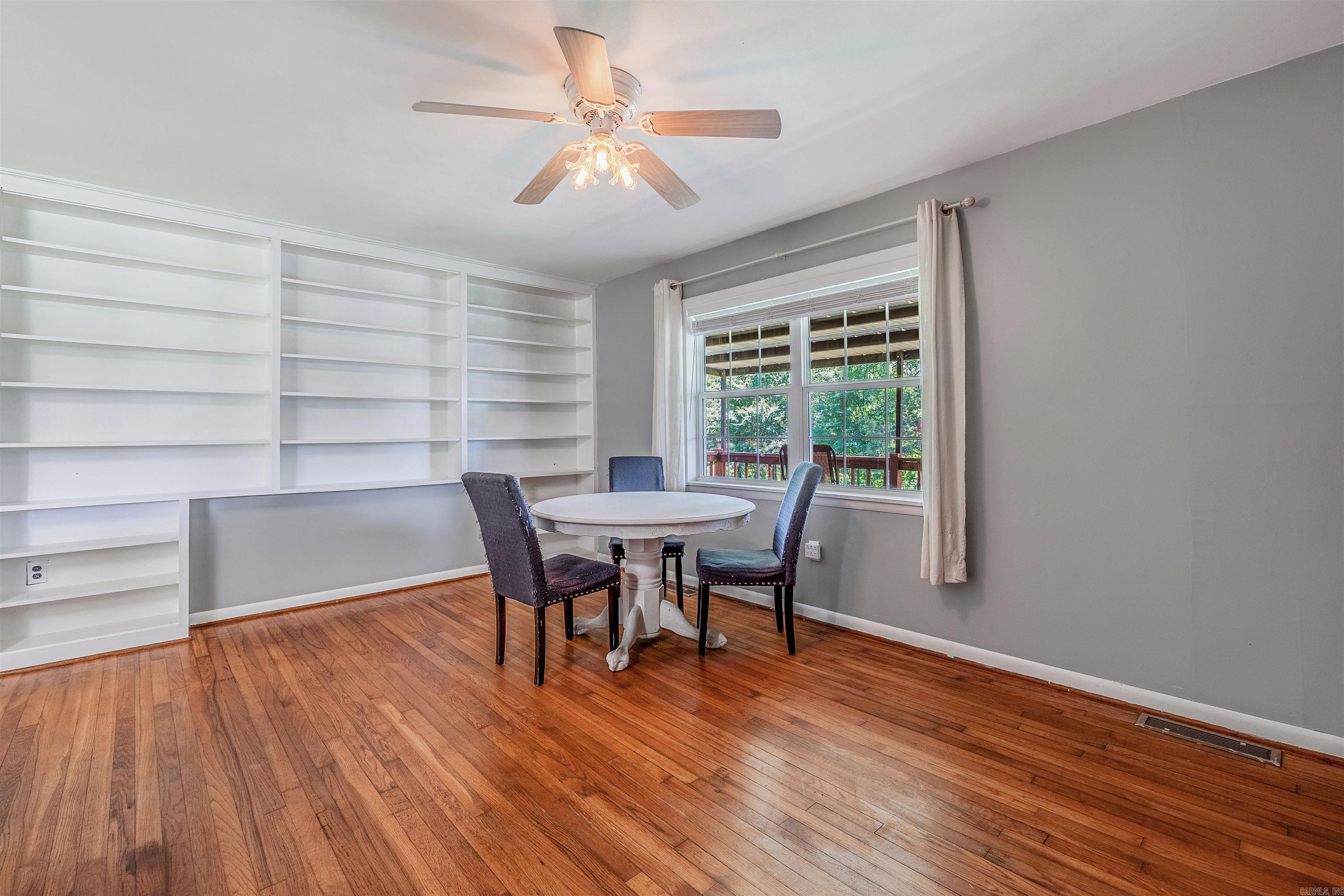 64  Castleberry  Greenbrier, AR