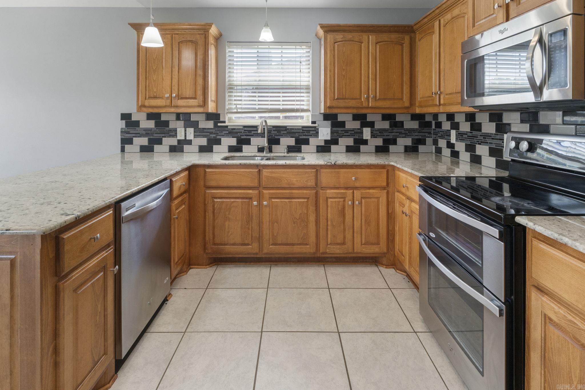 812  Sunnyside  Redfield, AR