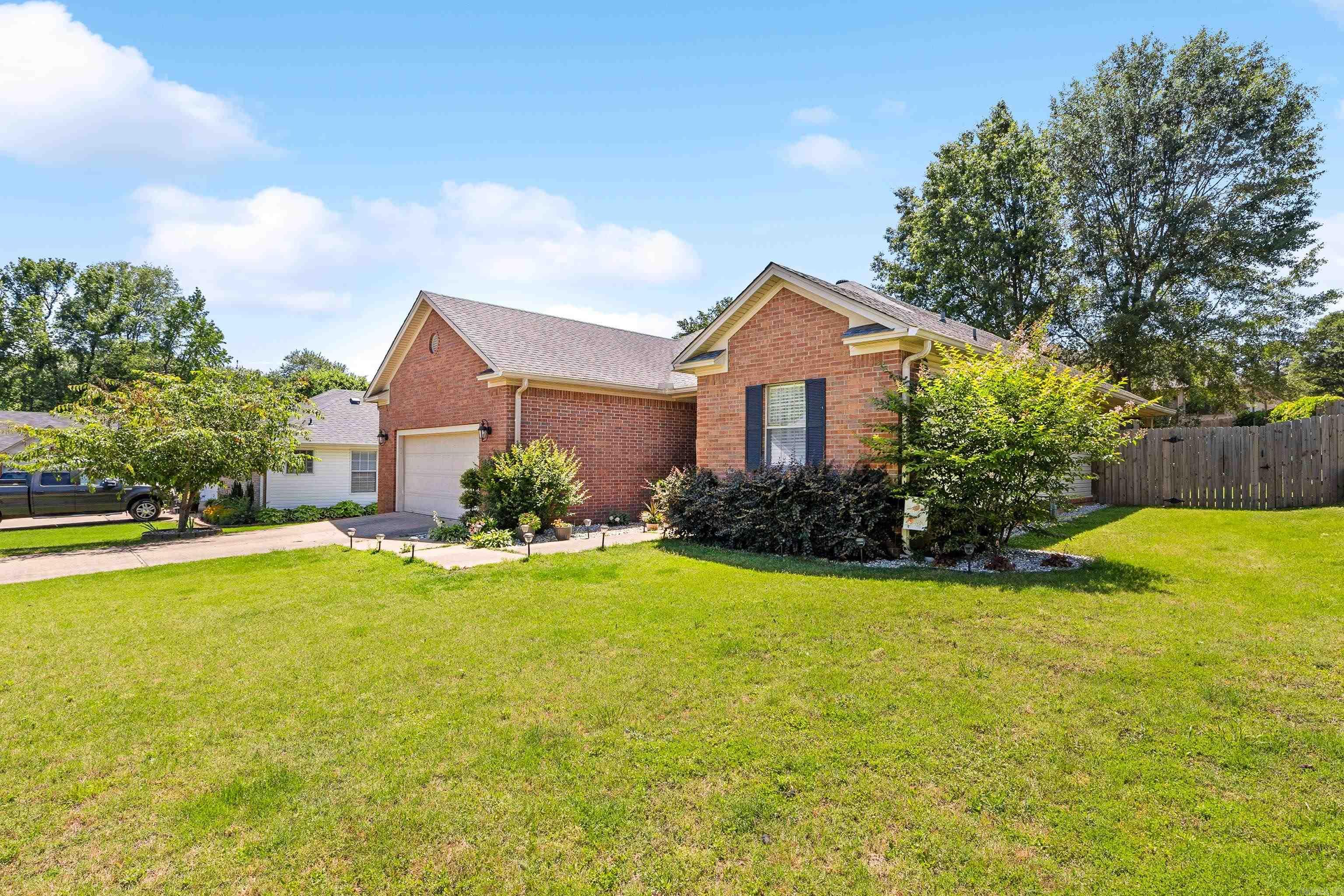 2806  Sundance  Benton, AR