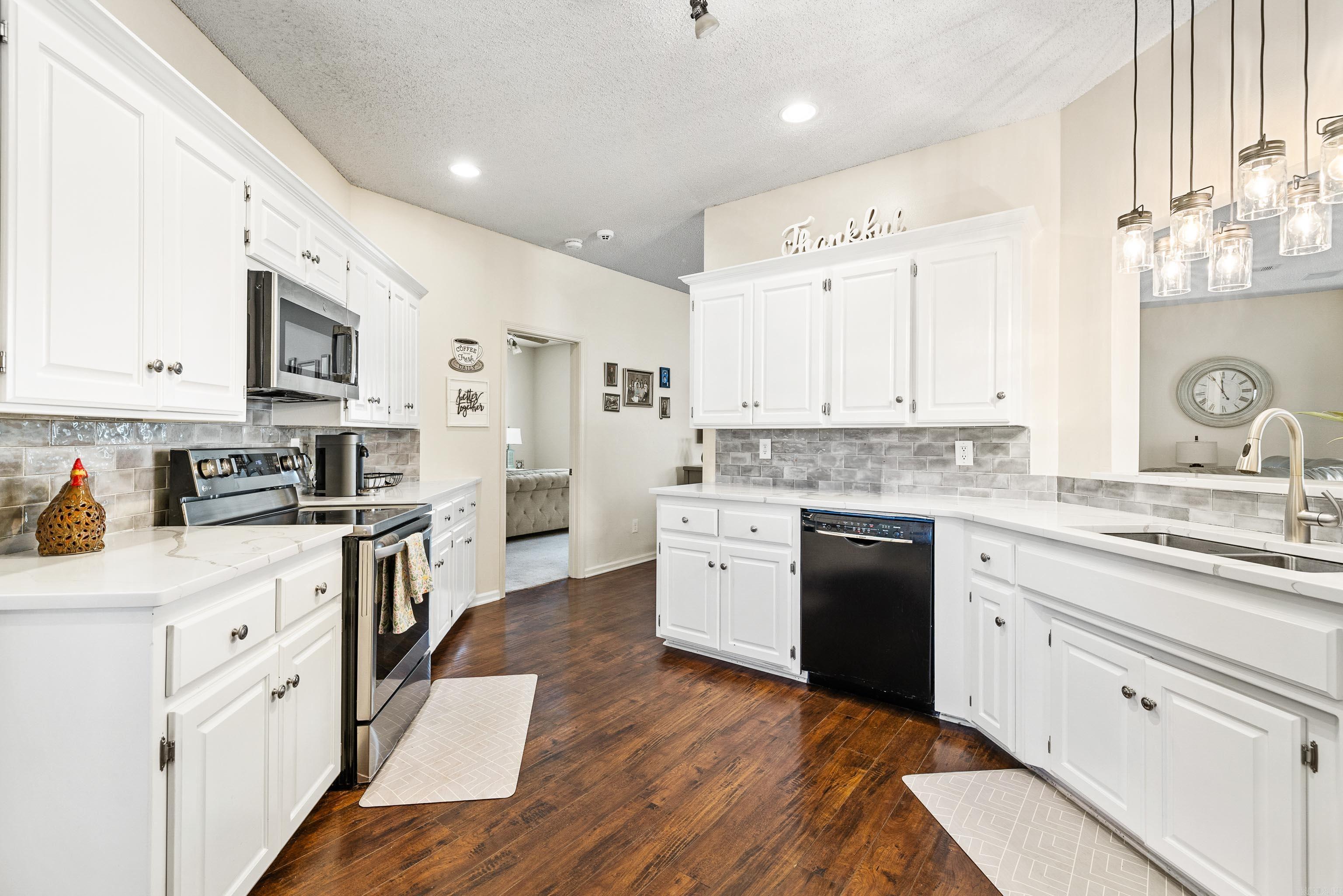 2806  Sundance  Benton, AR