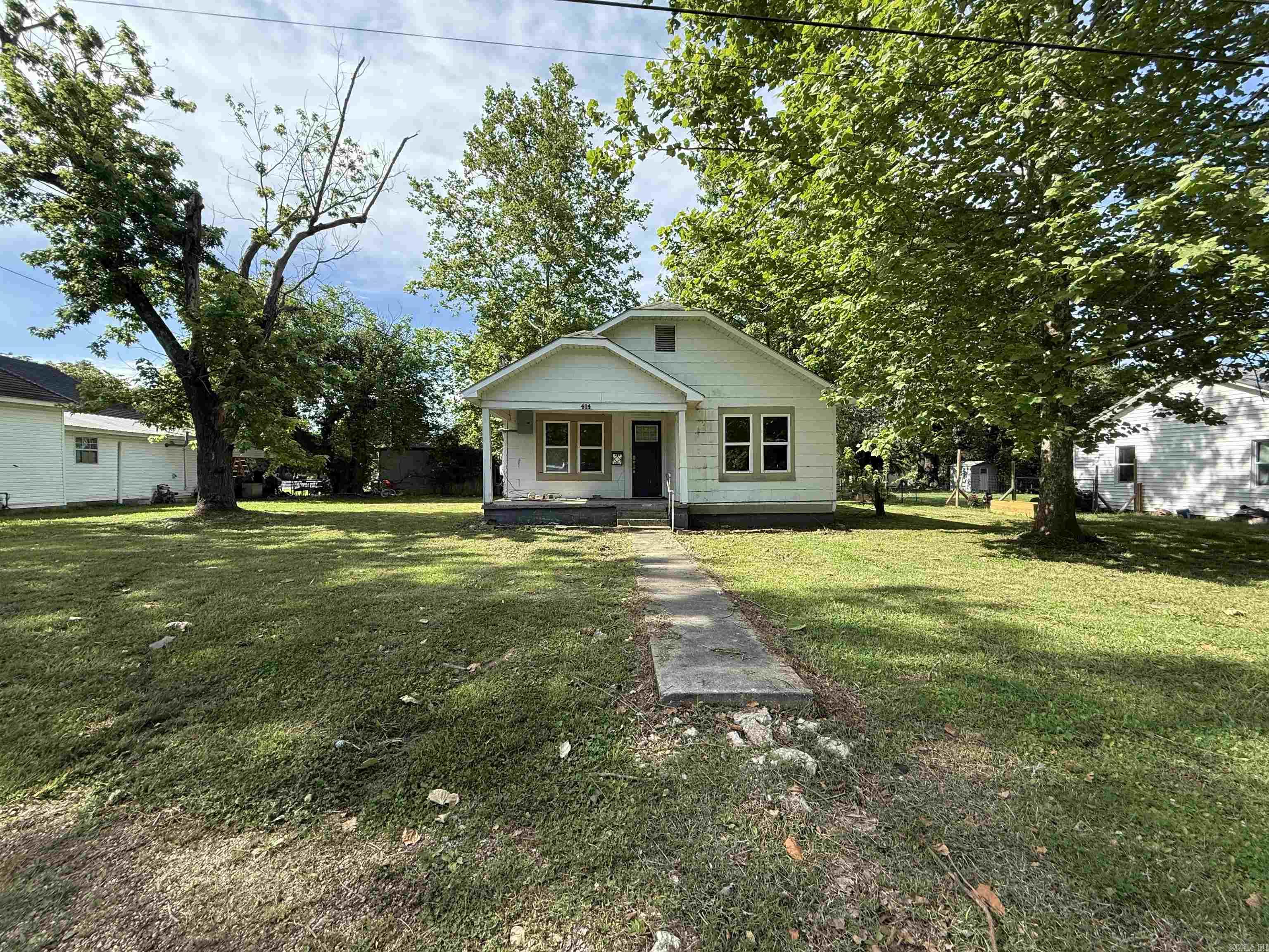 414 E 1st  Rector, AR