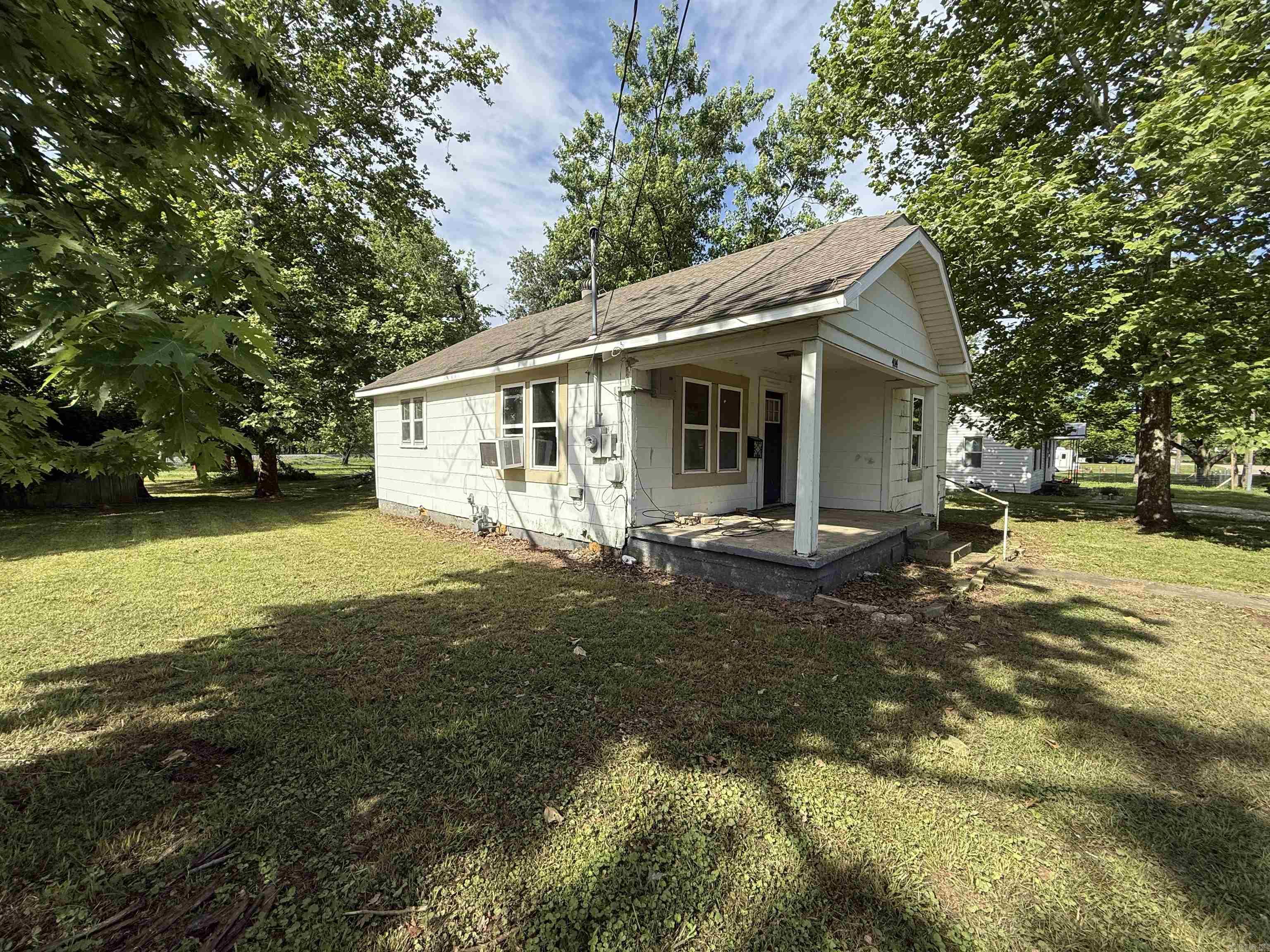 414 E 1st  Rector, AR