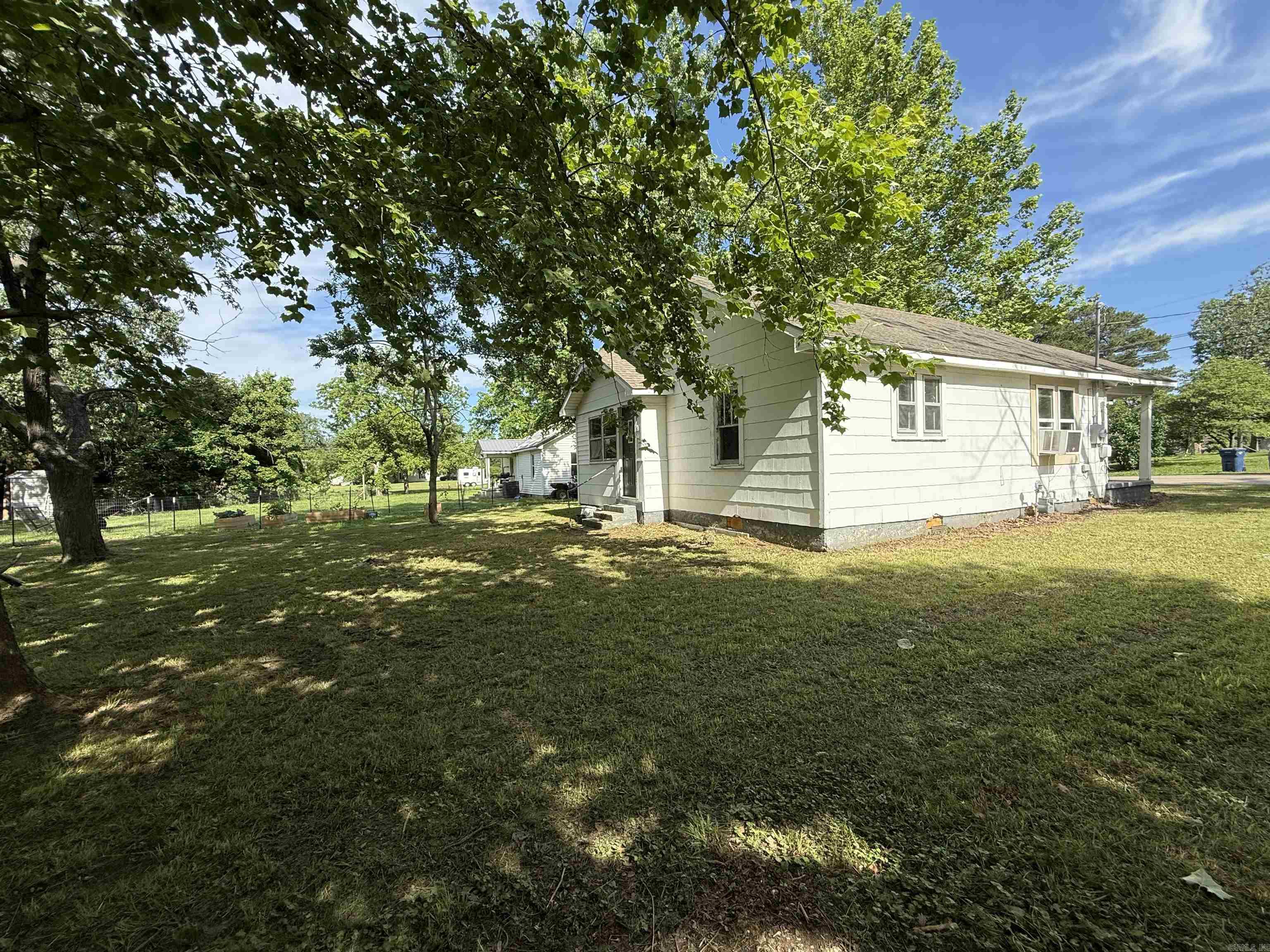 414 E 1st  Rector, AR