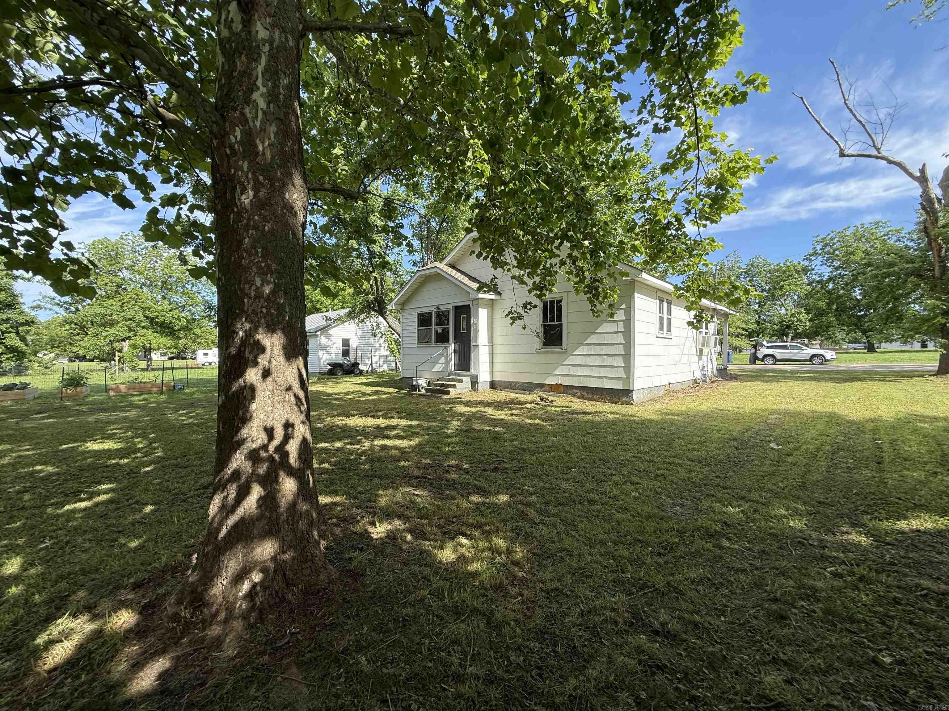414 E 1st  Rector, AR