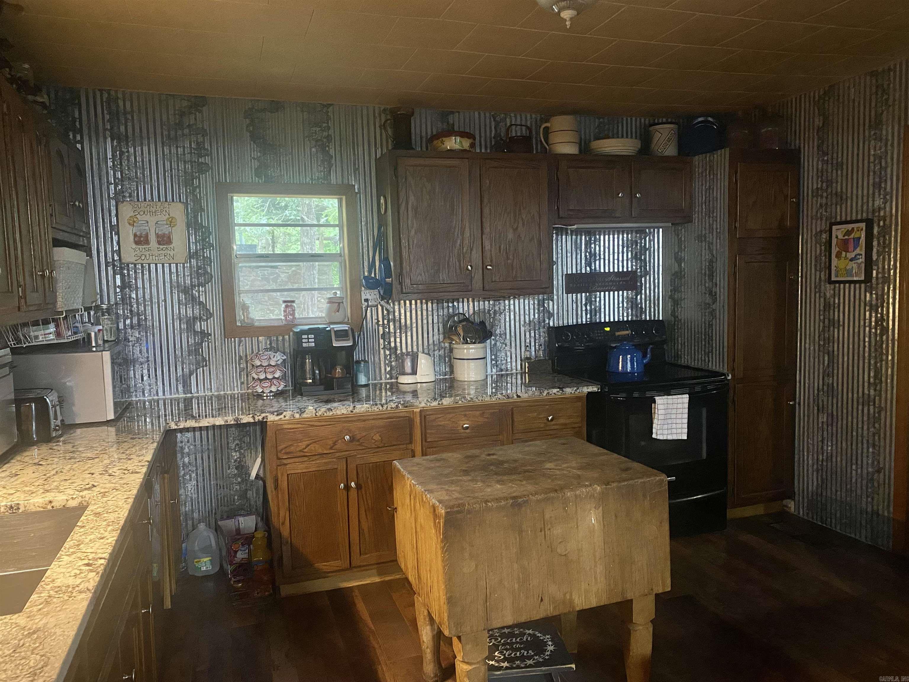 87  Panther Valley Dr  Drasco, AR
