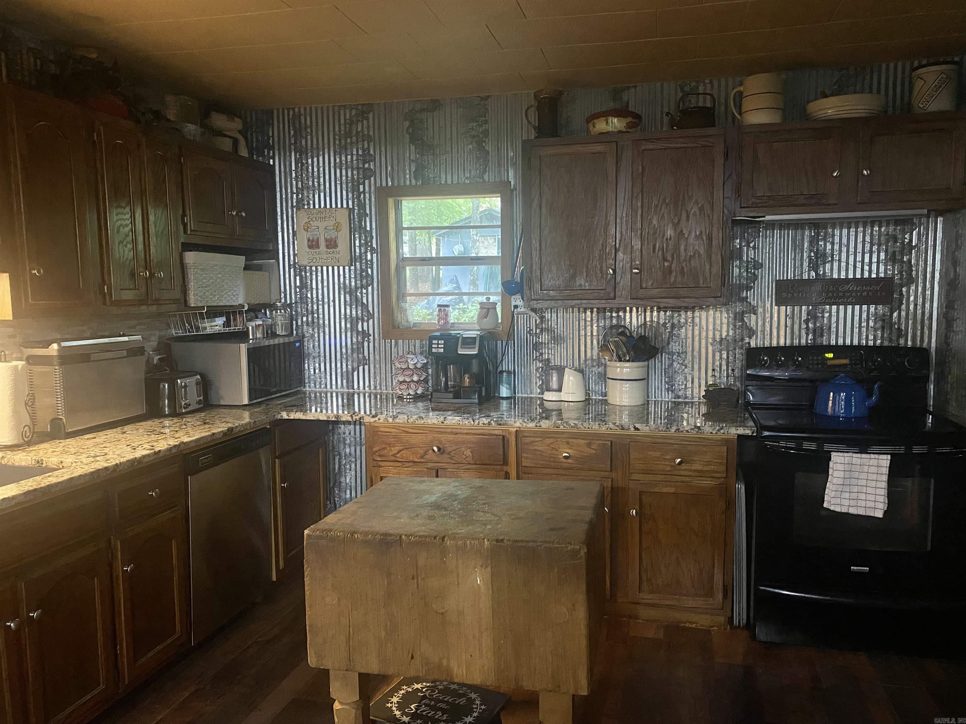 87  Panther Valley Dr  Drasco, AR