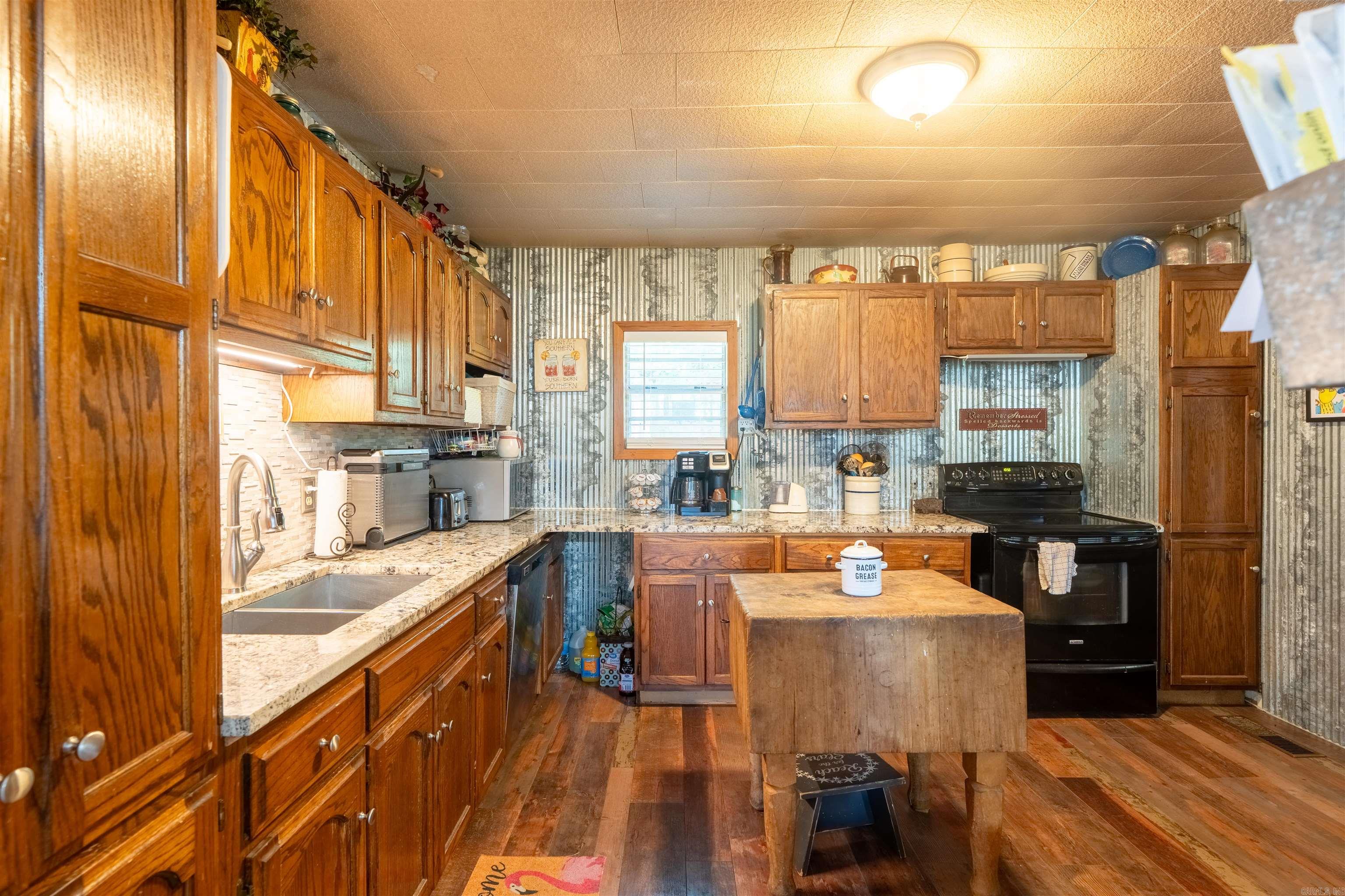 87 Panther Valley Dr Drasco, AR 72530