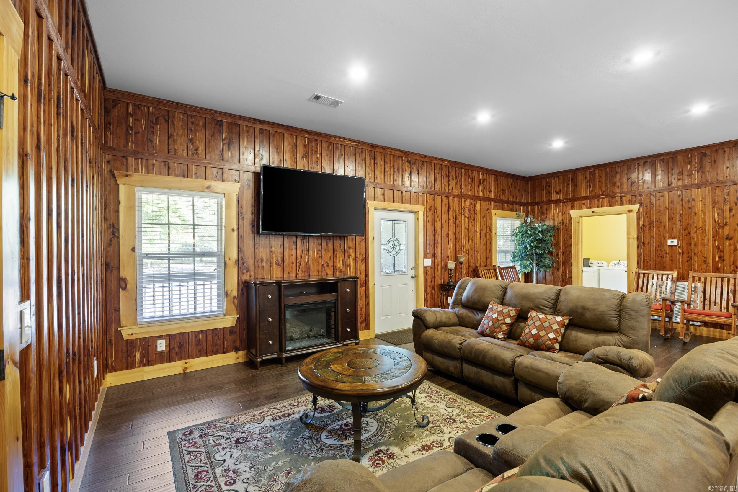 5176  CR 5099  Pettigrew, AR