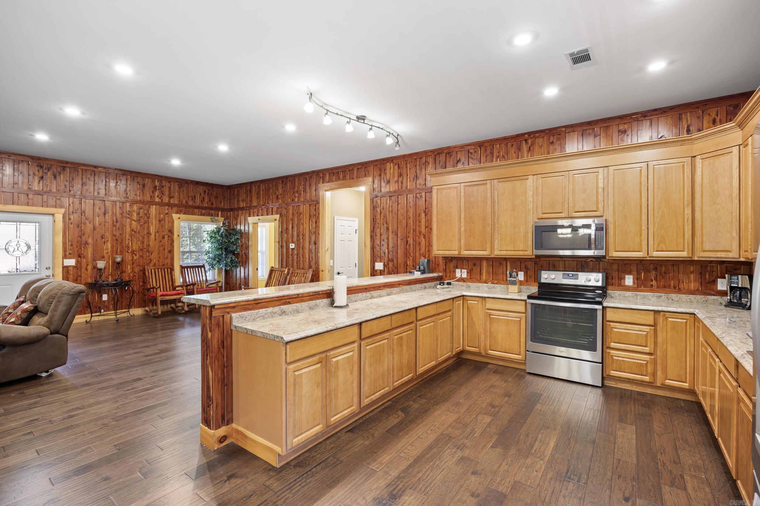 5176  CR 5099  Pettigrew, AR
