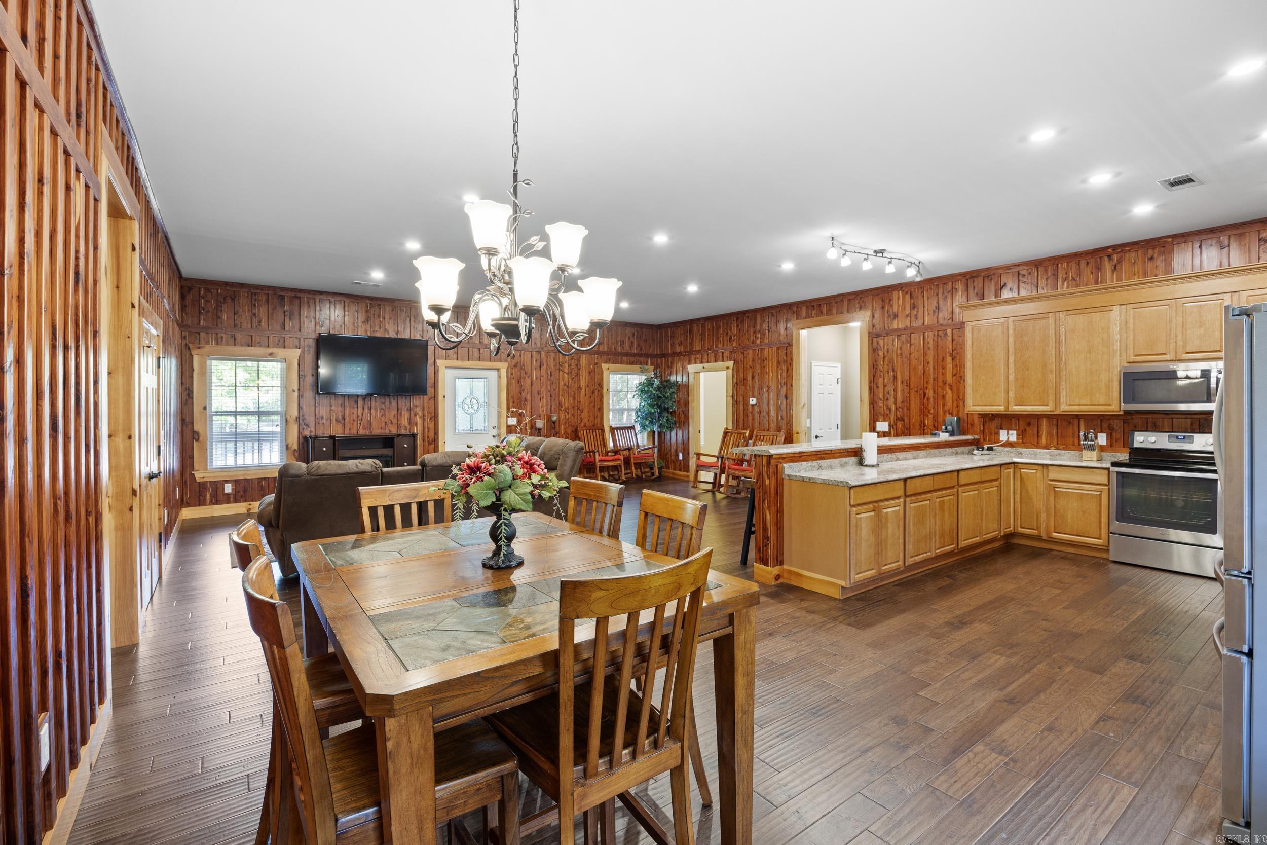 5176  CR 5099  Pettigrew, AR