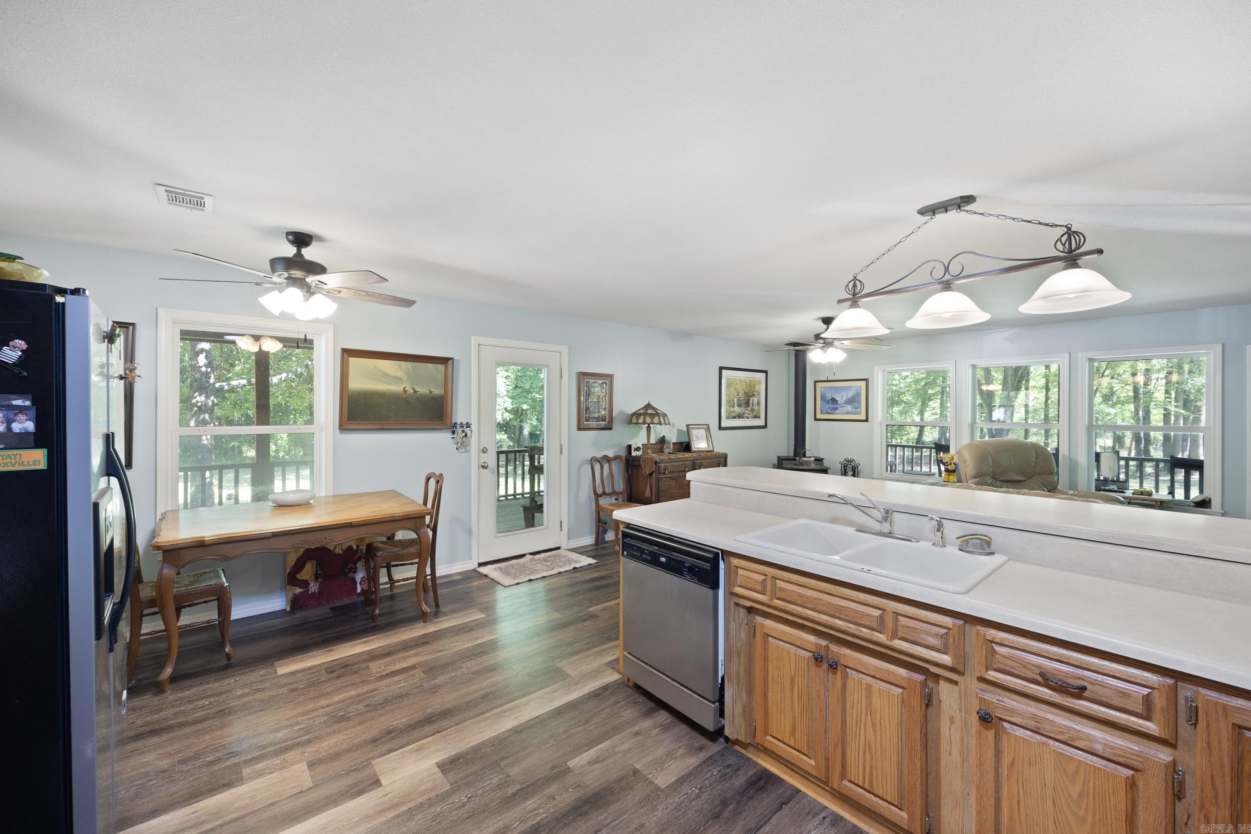 5176  CR 5099  Pettigrew, AR