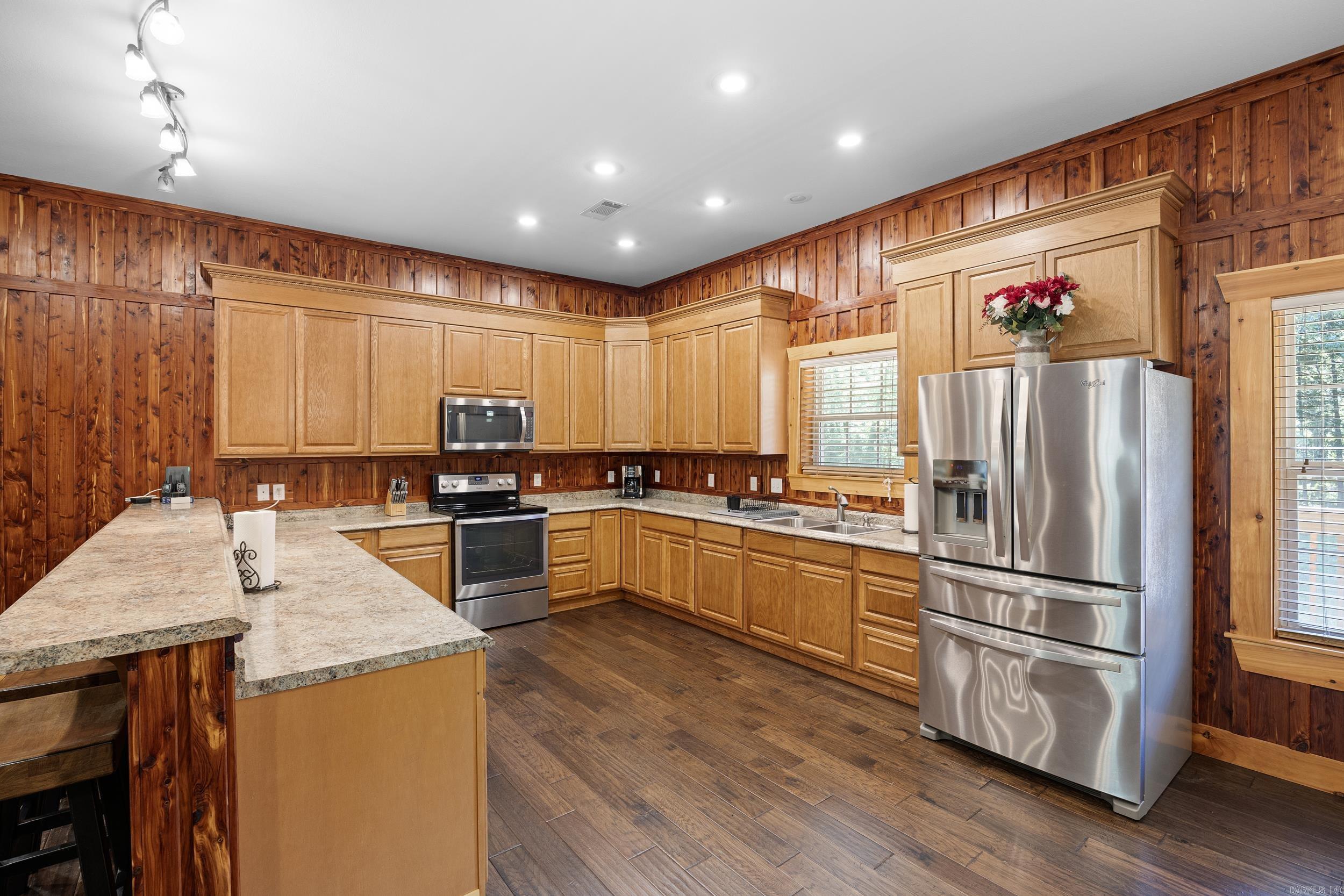 5176  CR 5099  Pettigrew, AR